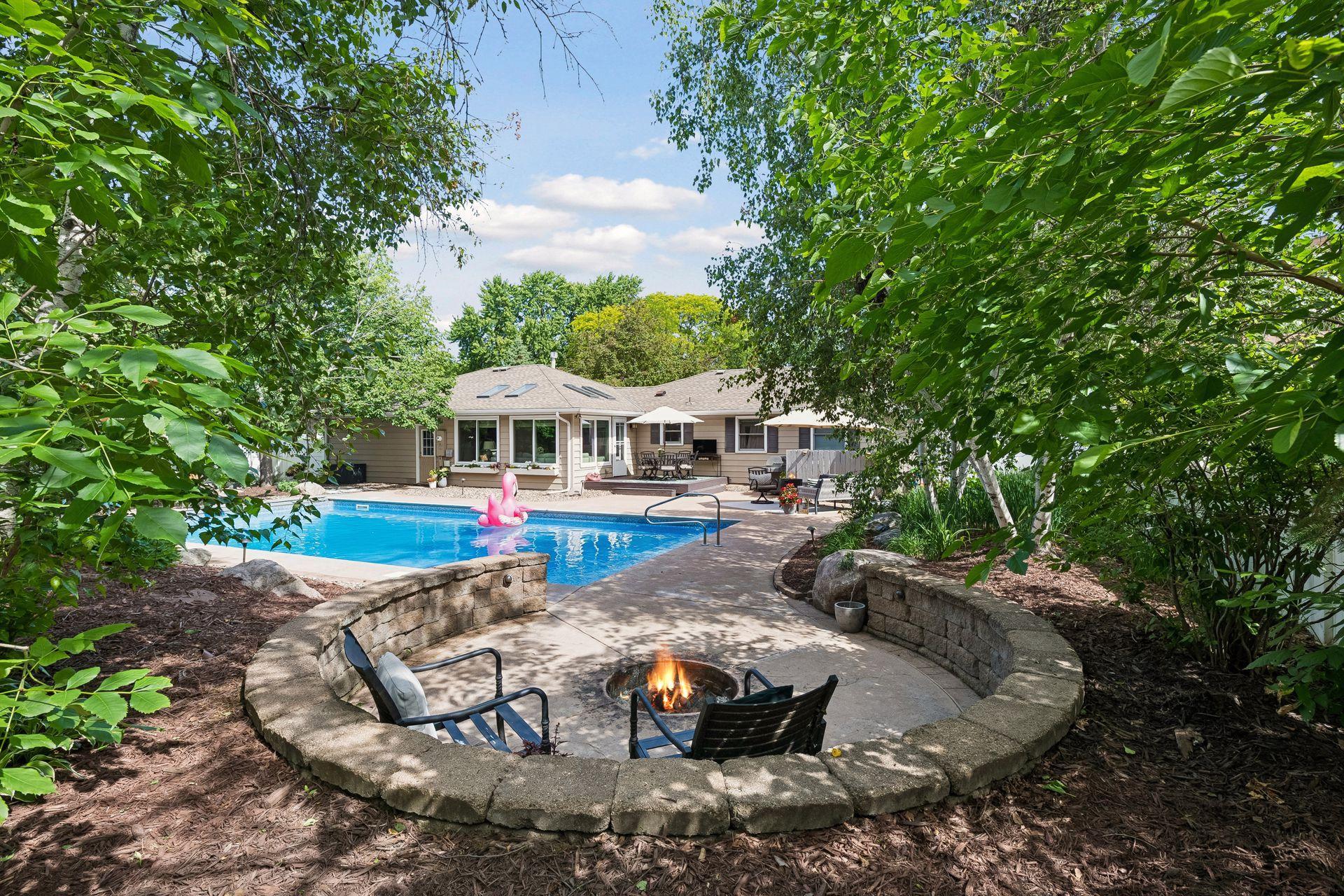 1917 Dixon Drive