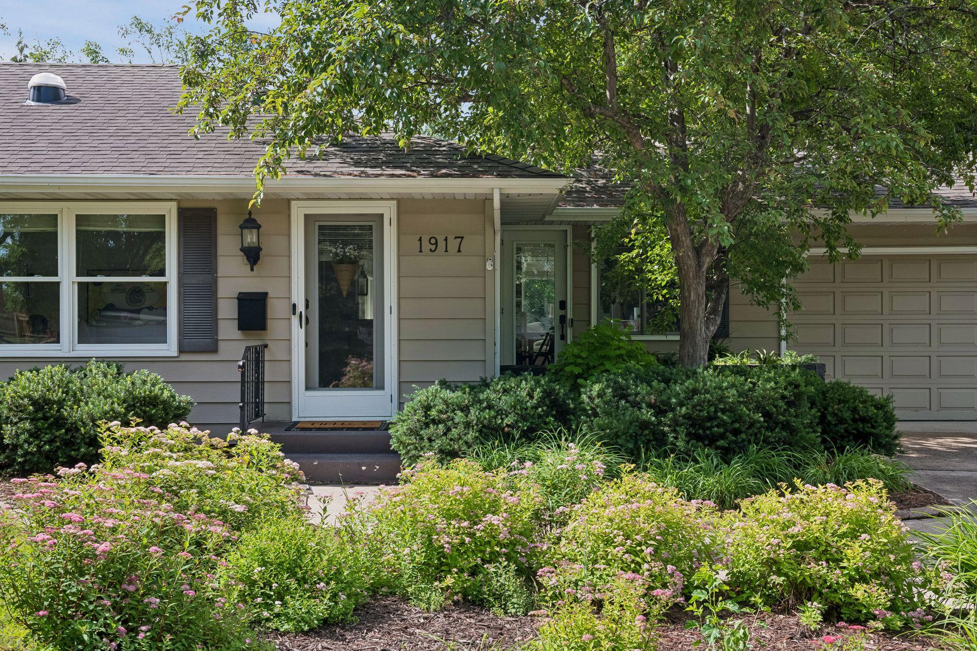 1917 Dixon Drive
