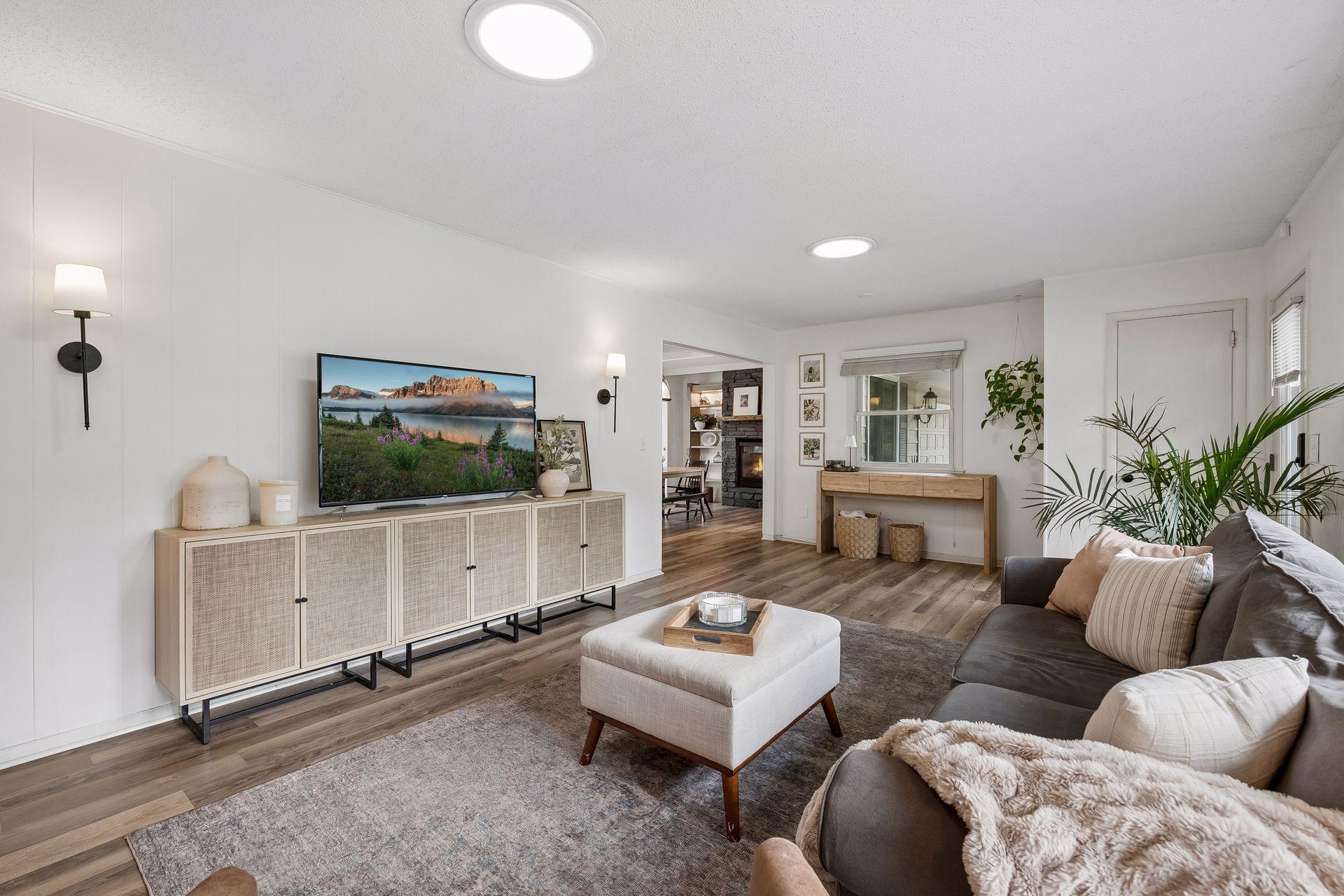 1917 Dixon Drive
