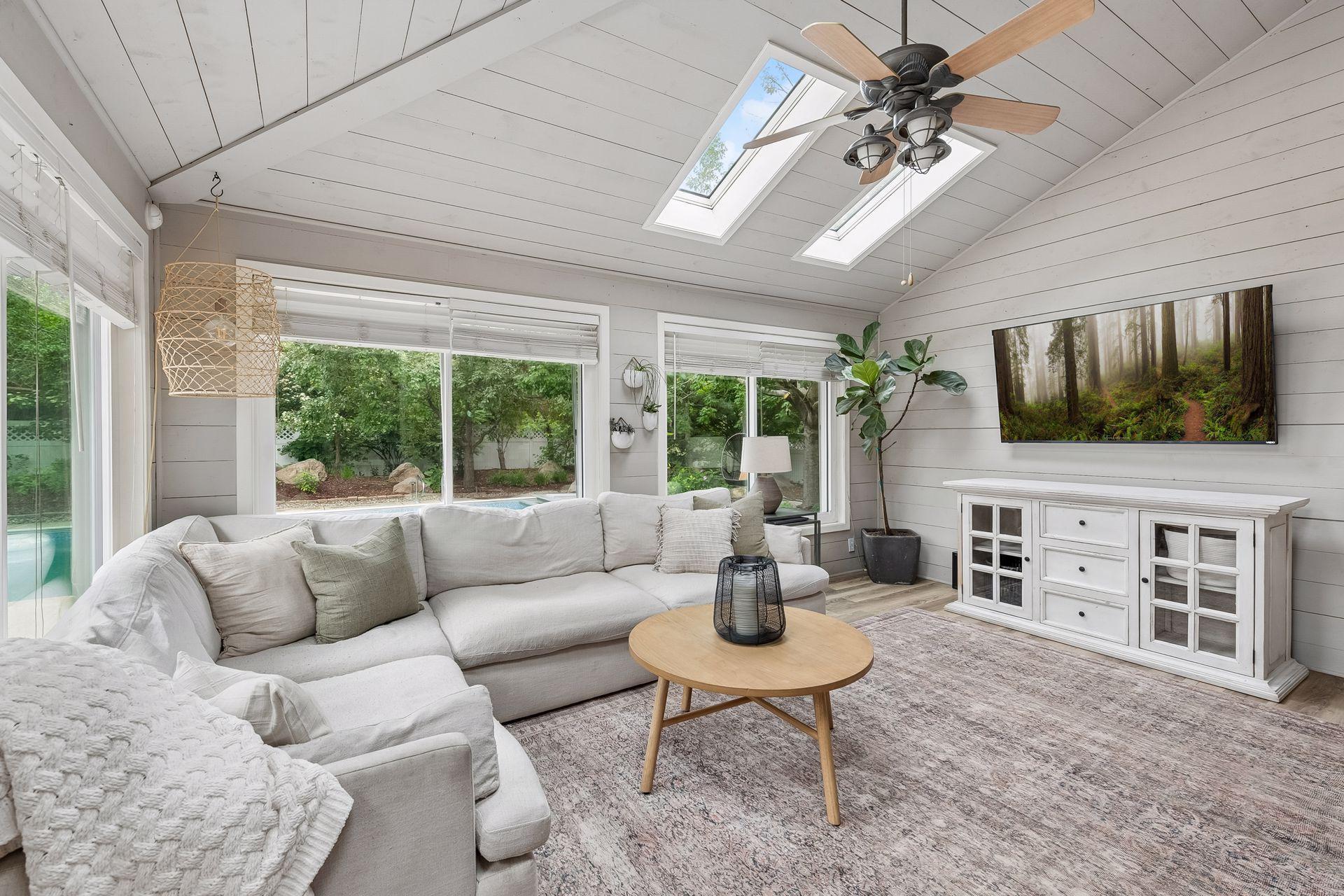 1917 Dixon Drive
