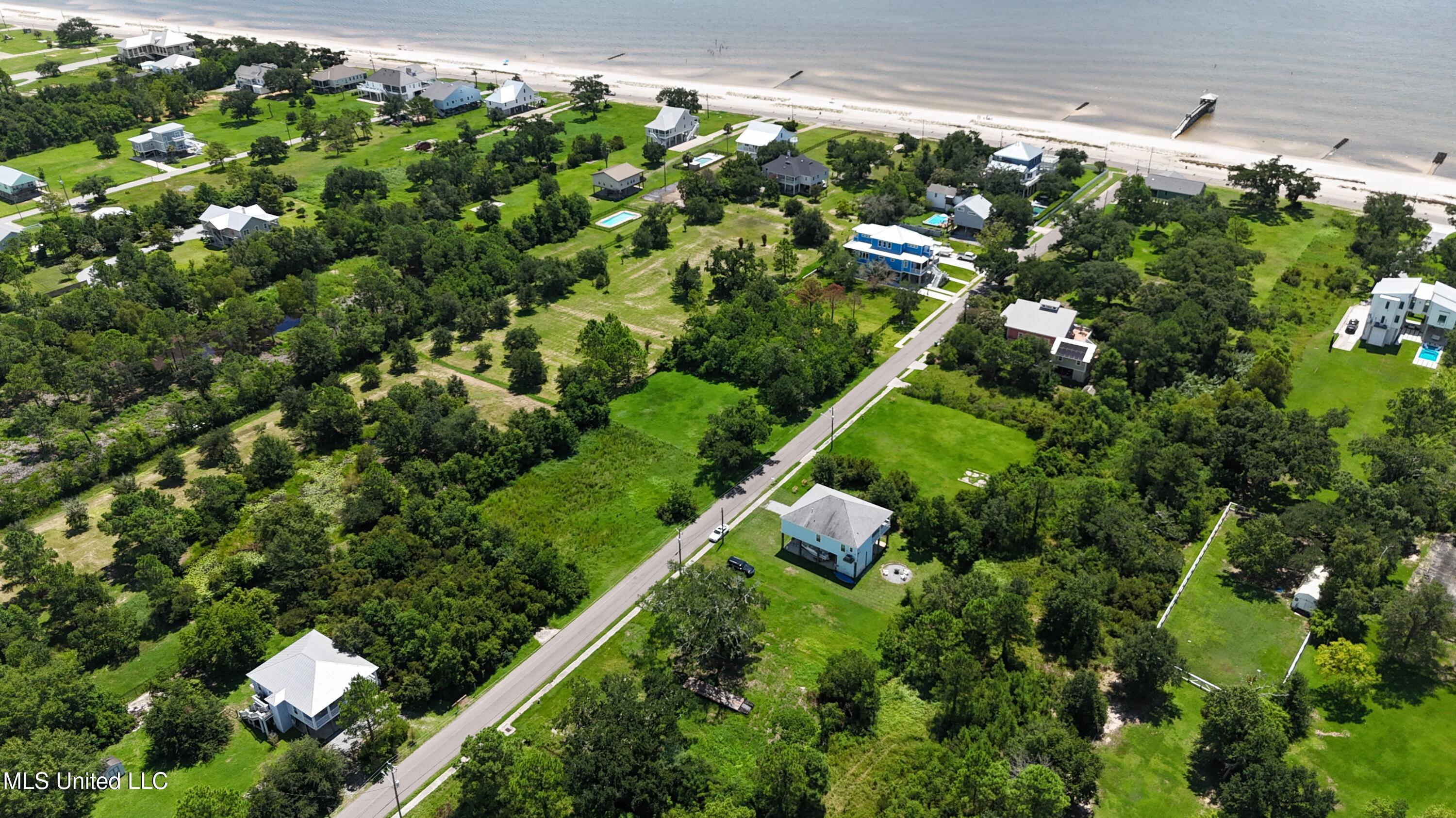 137 Oak Boulevard