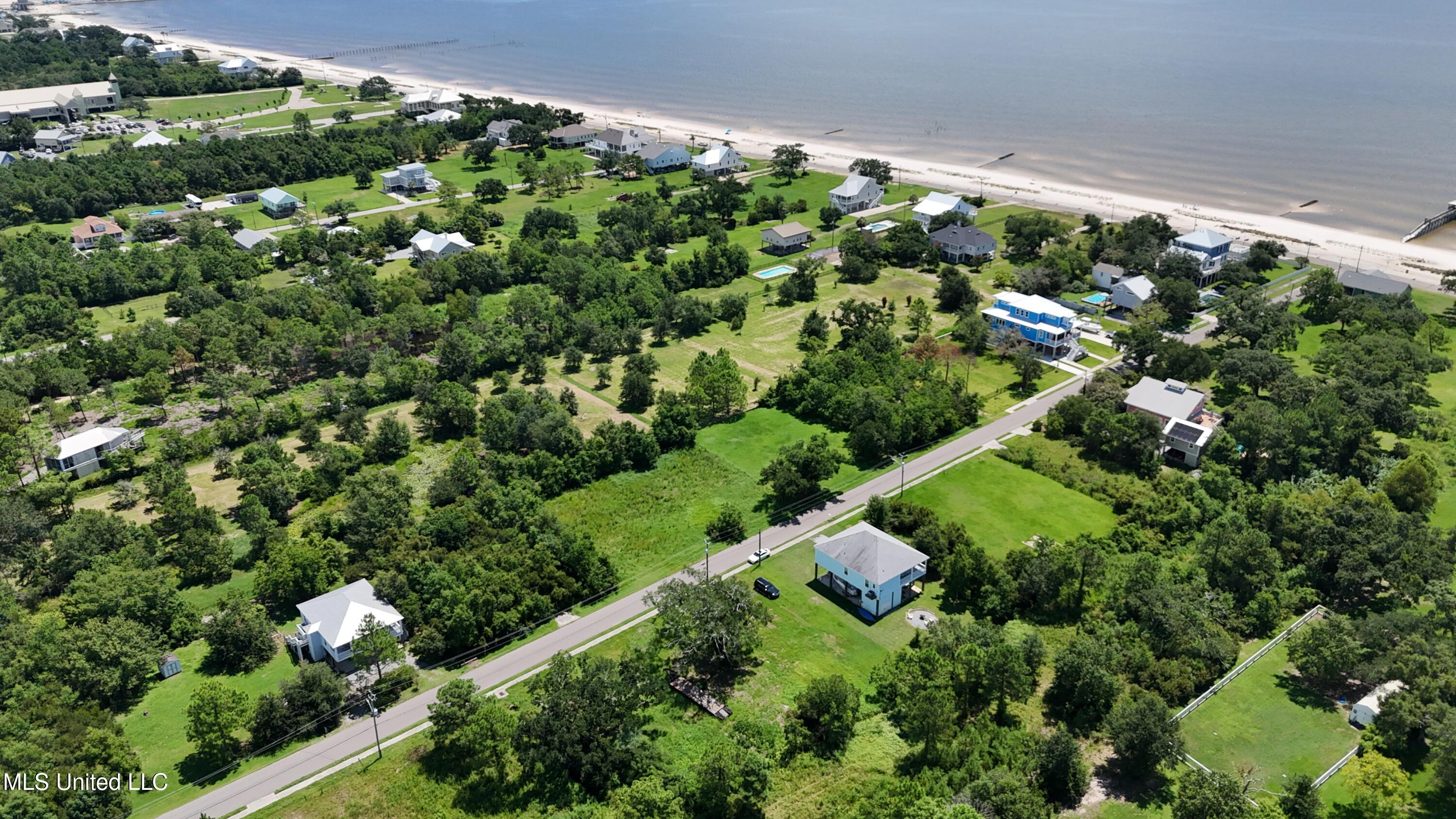 137 Oak Boulevard