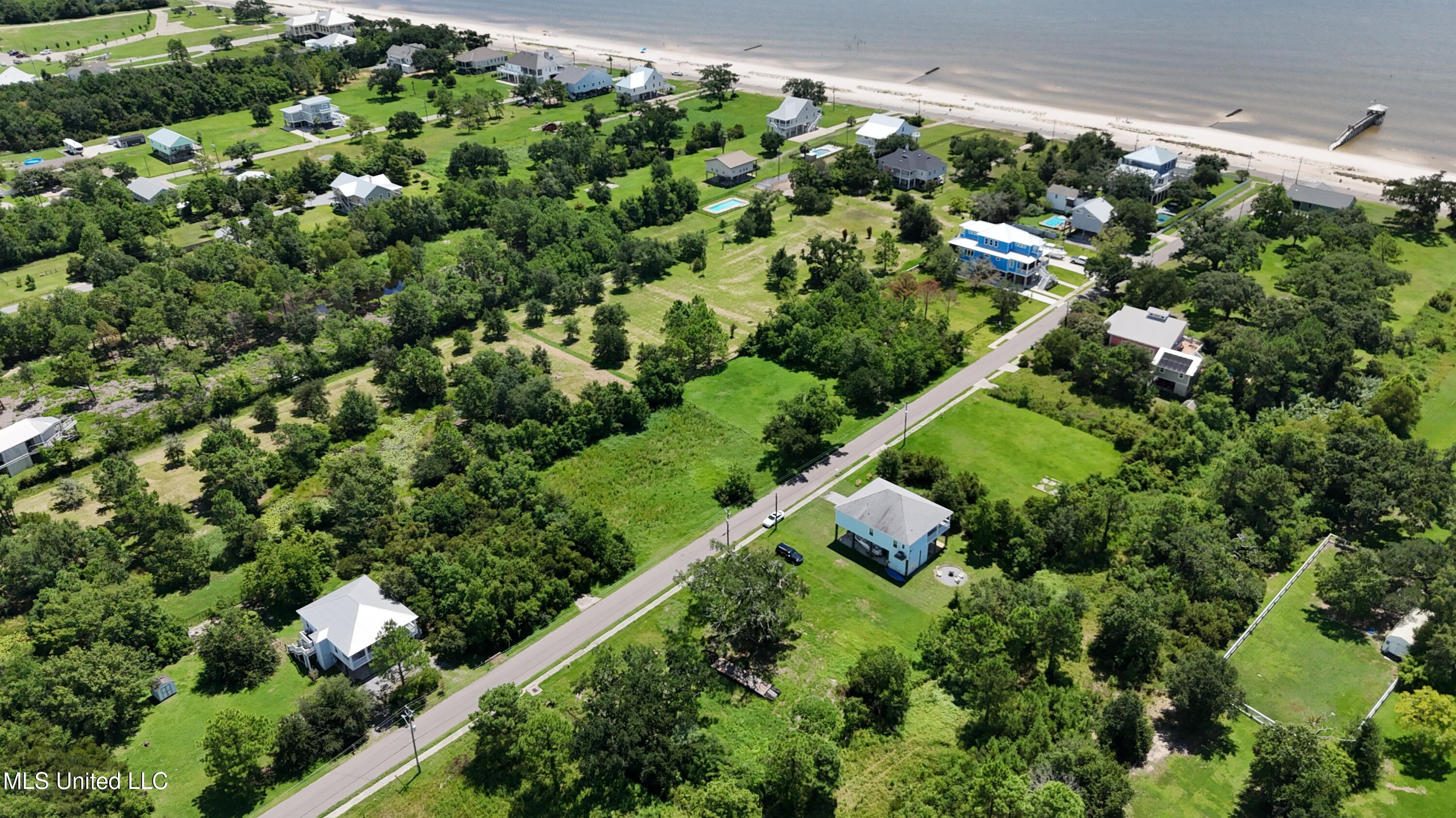137 Oak Boulevard