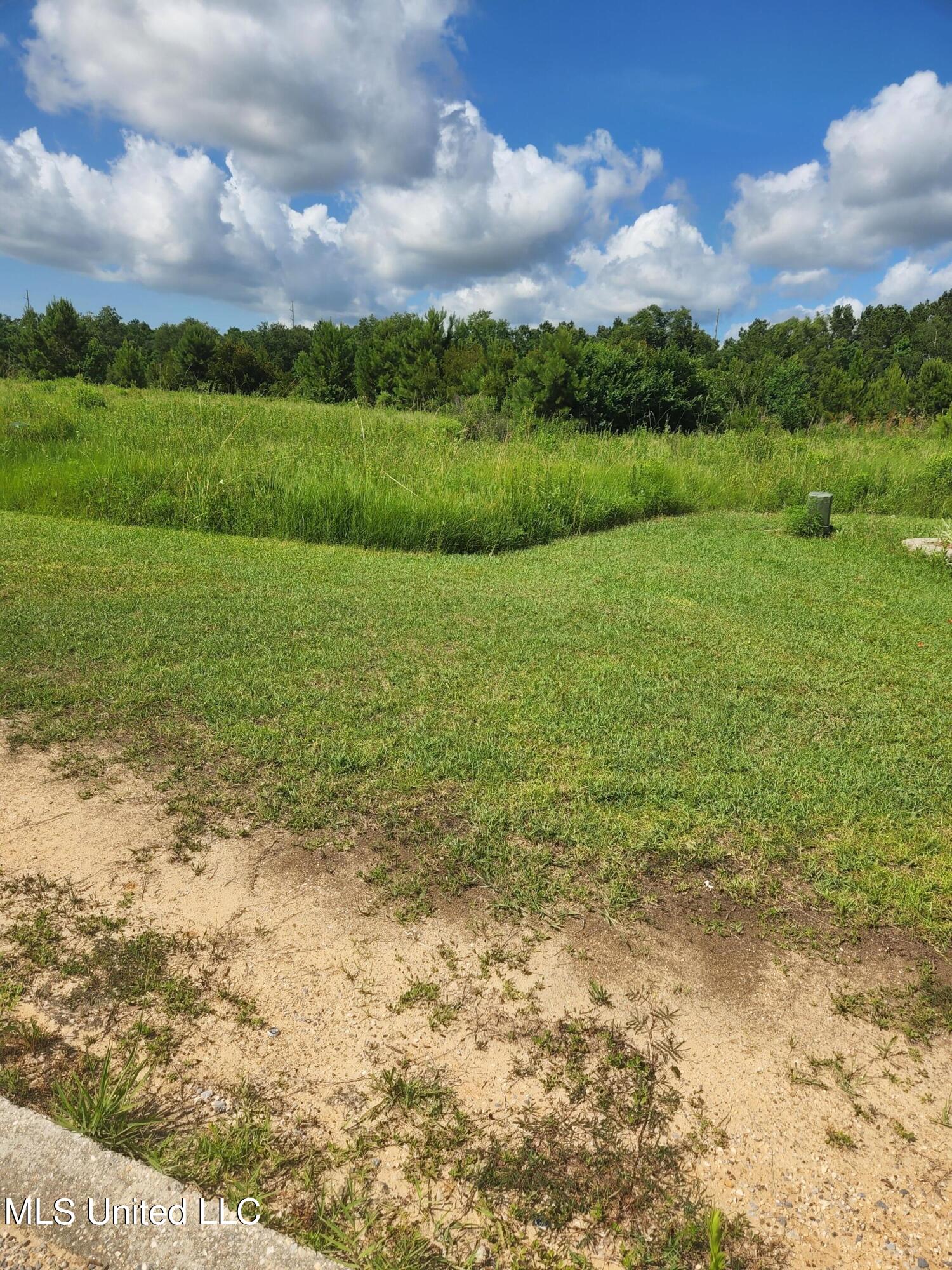 O Atlantis Drive, 19