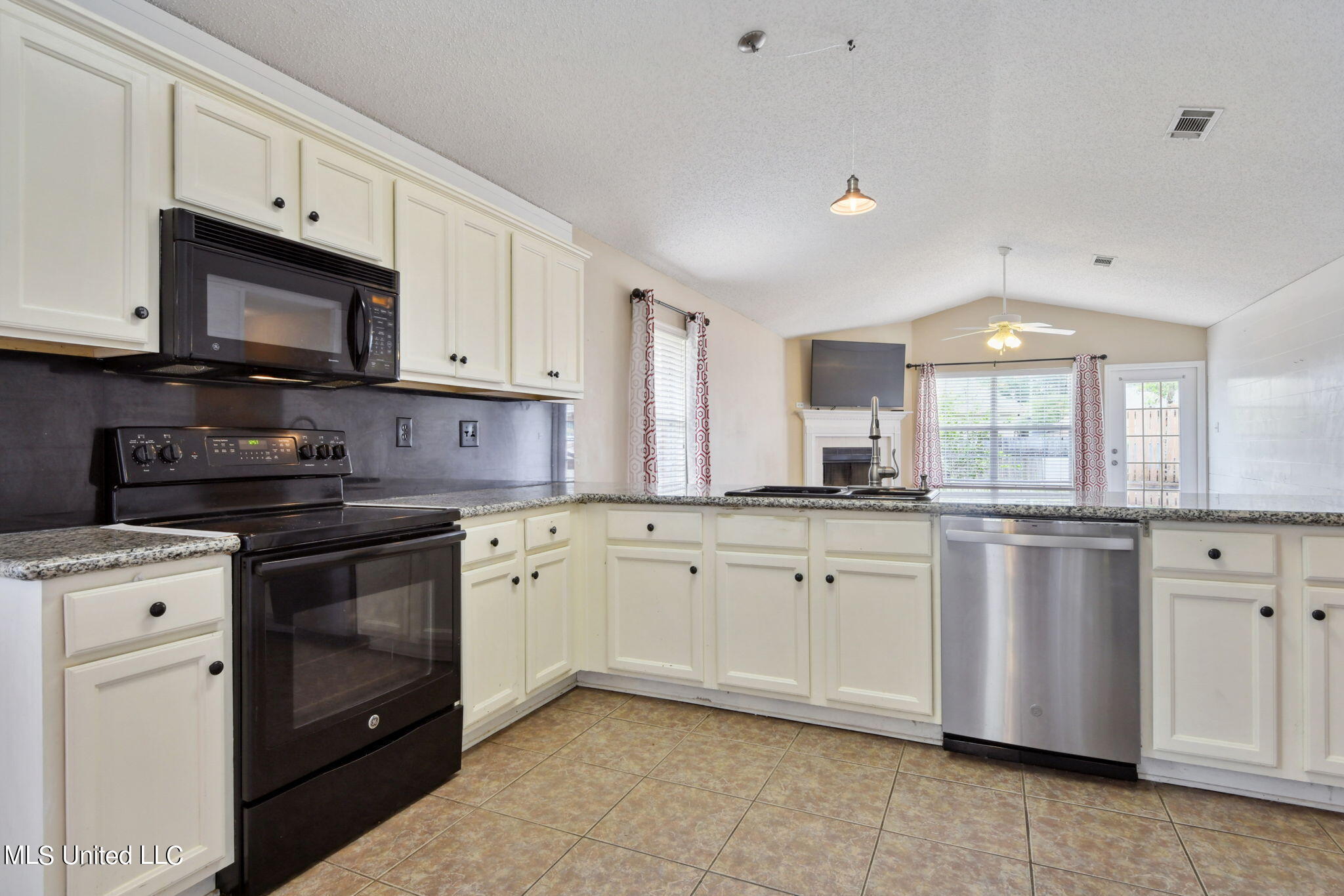 108220 Kapalama Drive