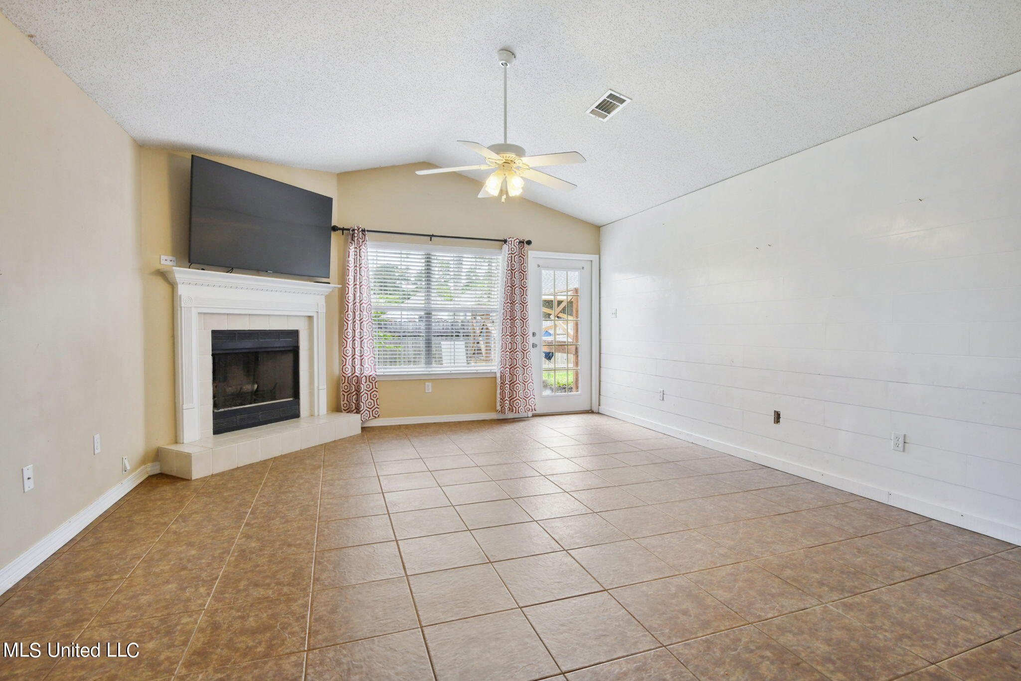 108220 Kapalama Drive