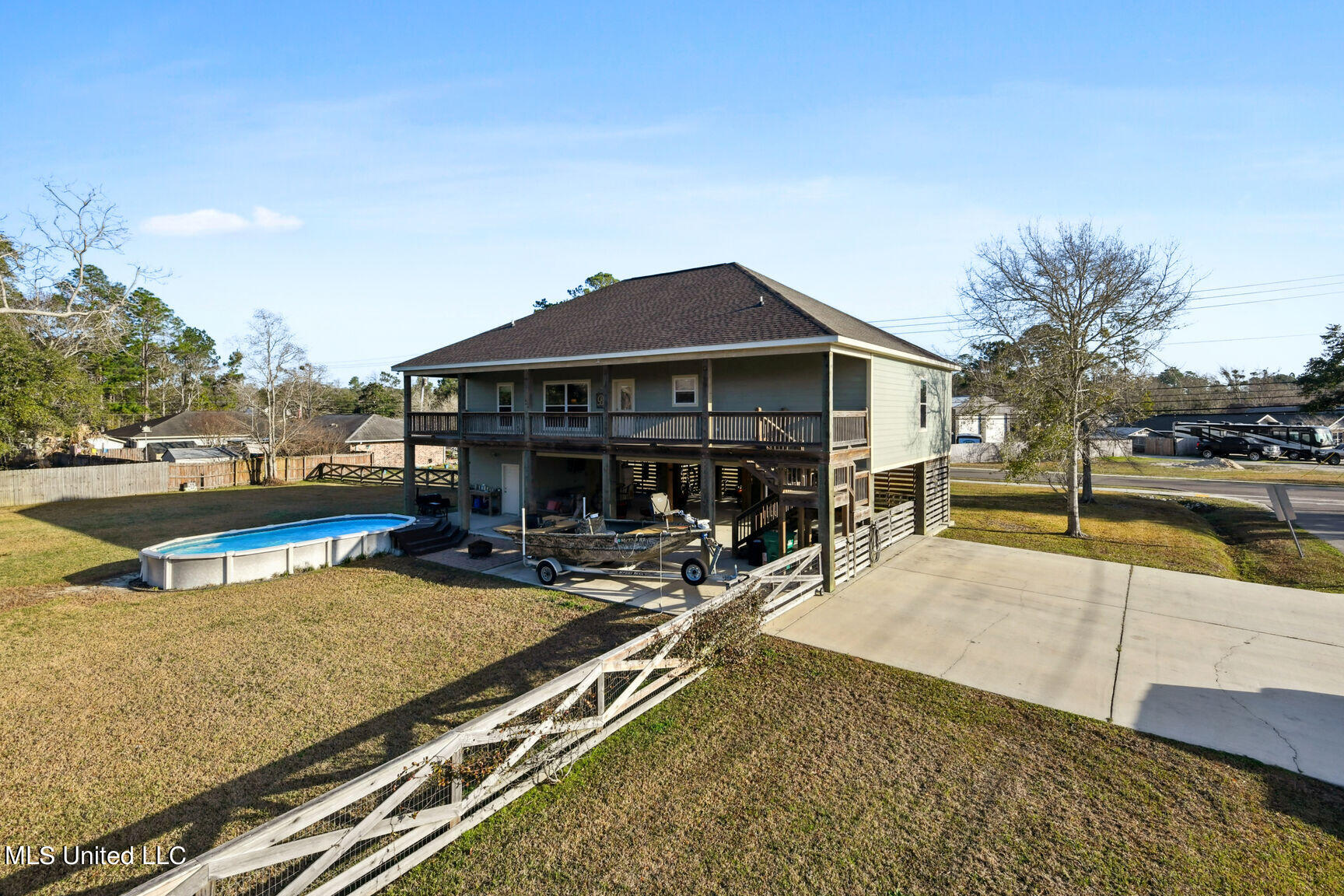 1005 Waveland Avenue