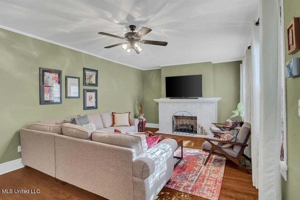 450 E Ridgeway Street