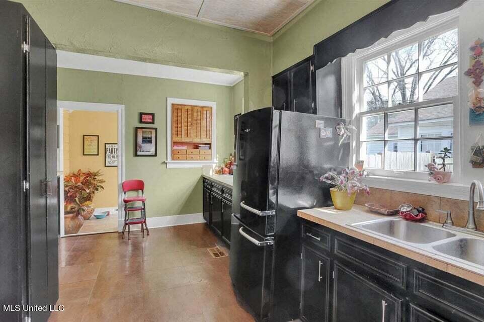 450 E Ridgeway Street