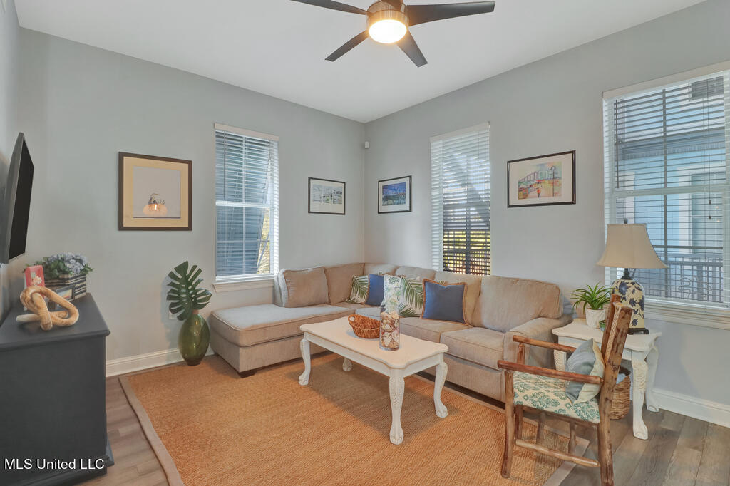 699 Dunbar Avenue, 204