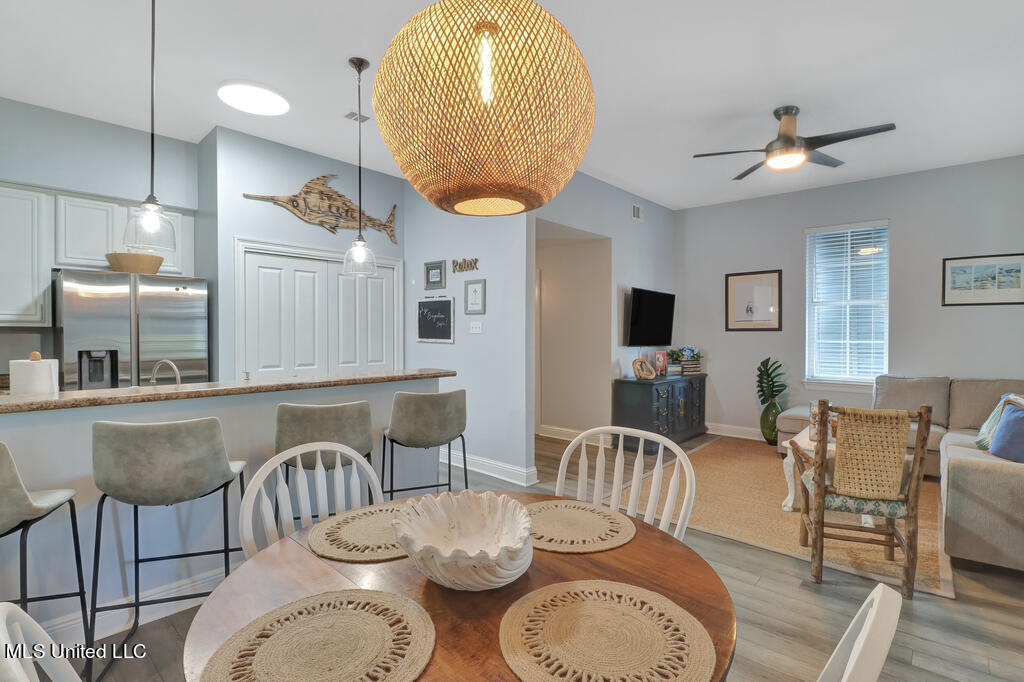 699 Dunbar Avenue, 204