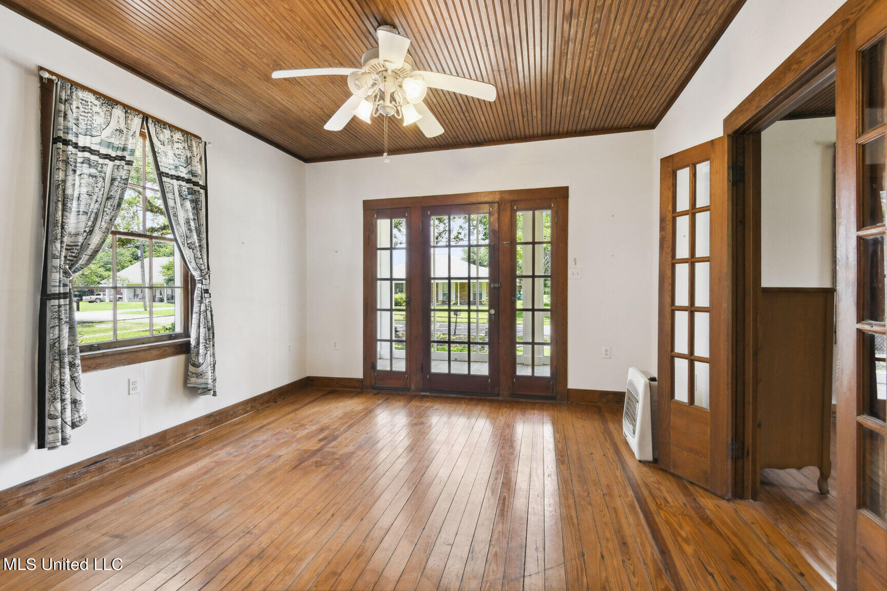 203 Jeff Davis Avenue