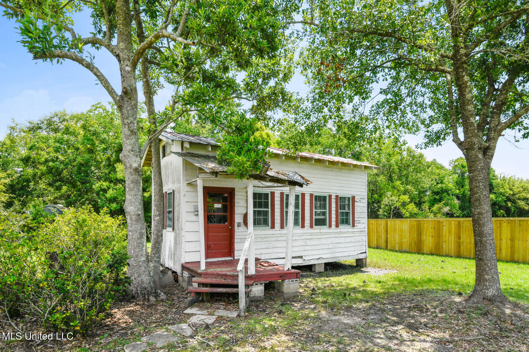 203 Jeff Davis Avenue