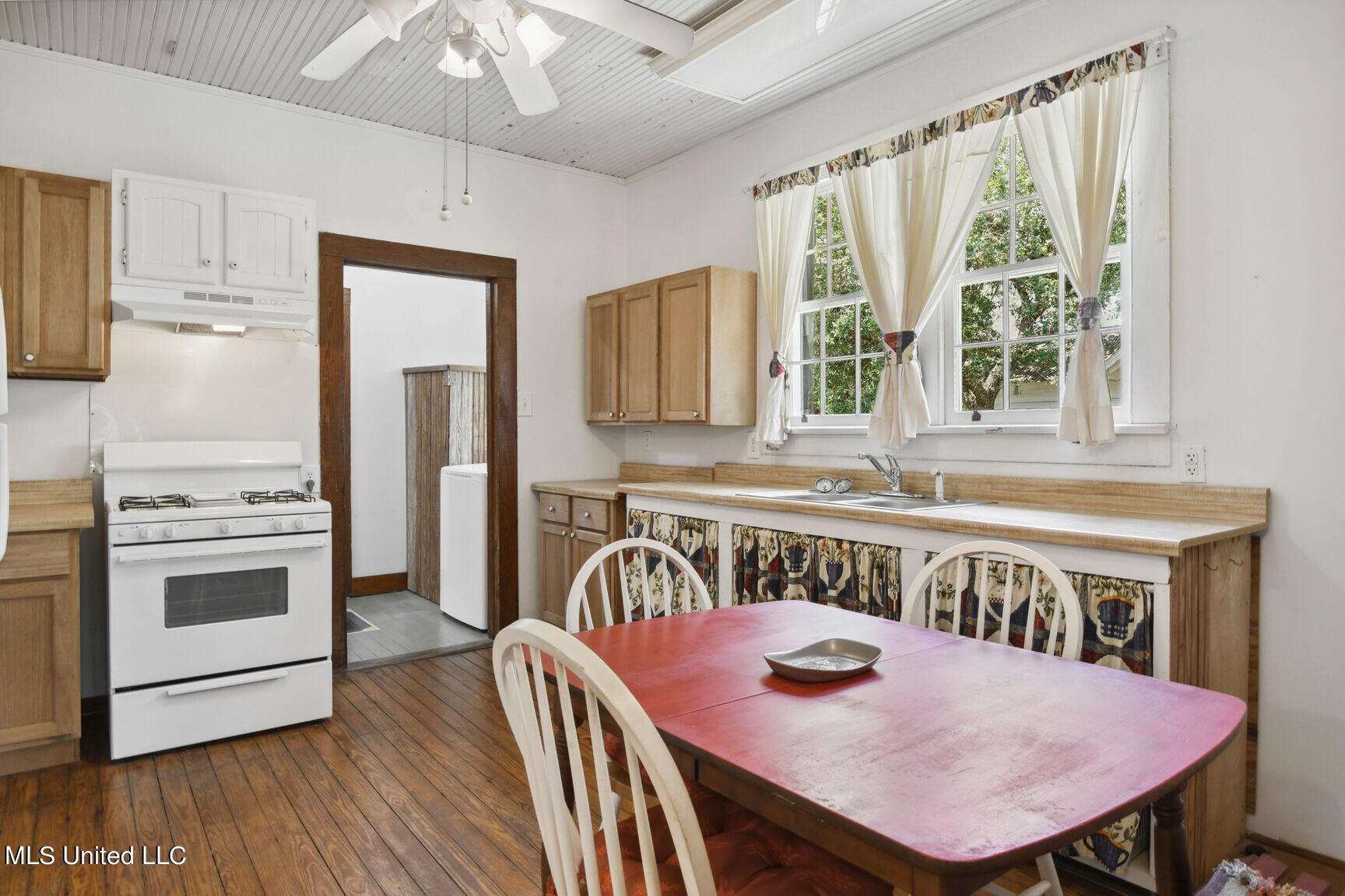 203 Jeff Davis Avenue