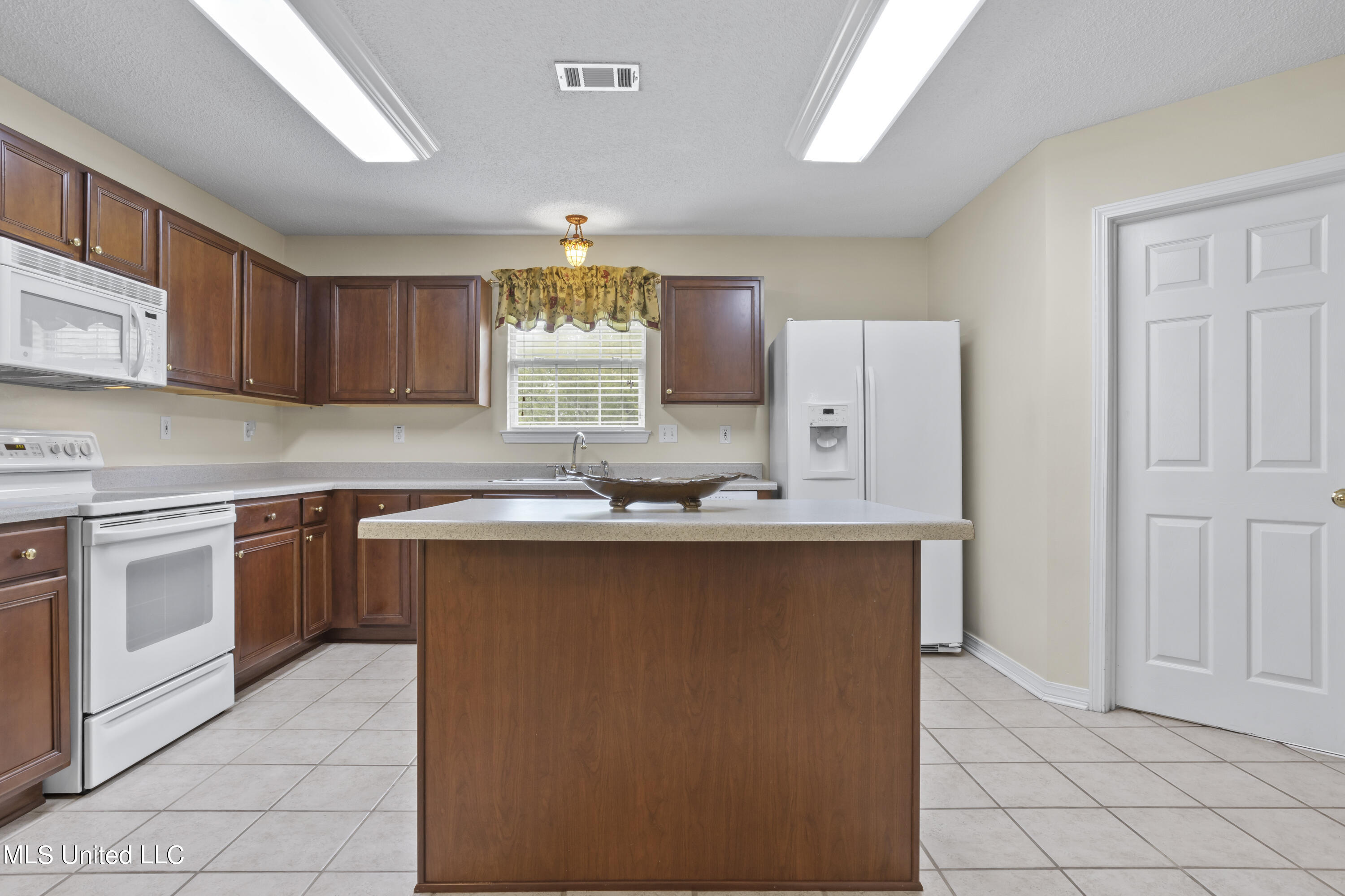 3122 Shadow Wood Drive