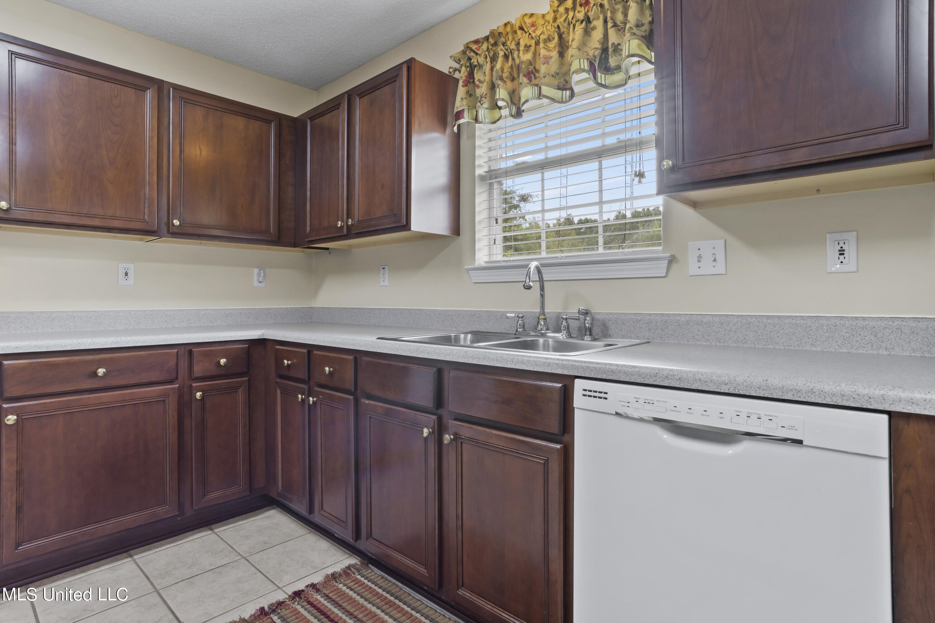 3122 Shadow Wood Drive