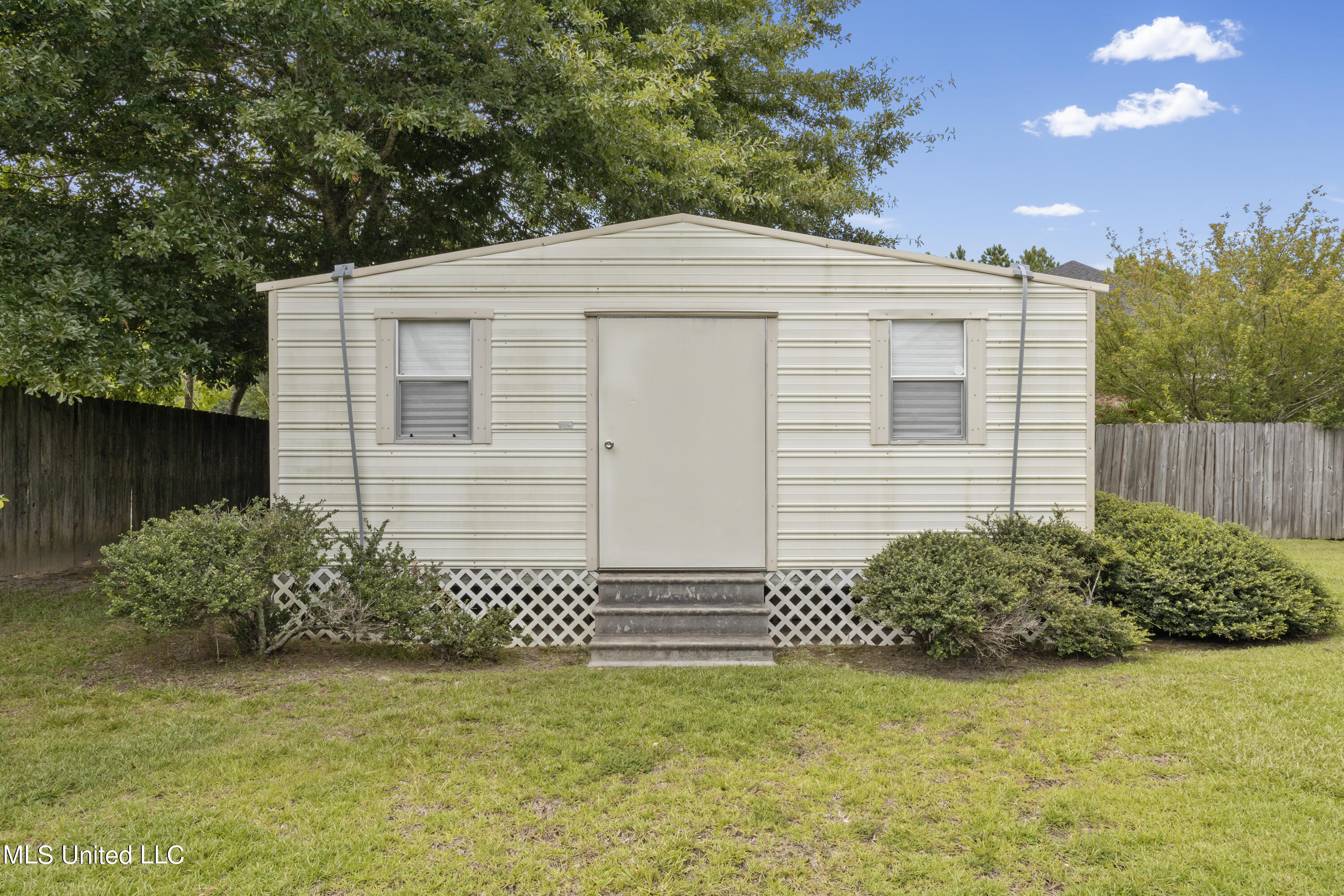 3122 Shadow Wood Drive