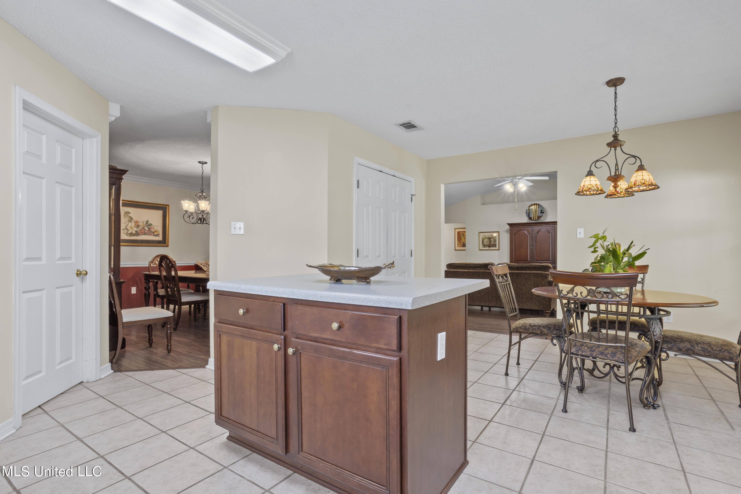 3122 Shadow Wood Drive