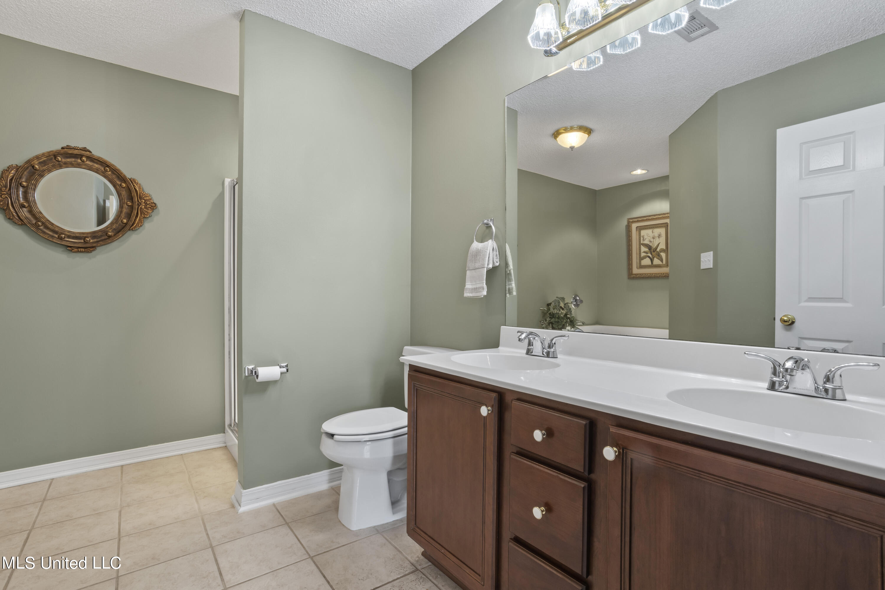 3122 Shadow Wood Drive