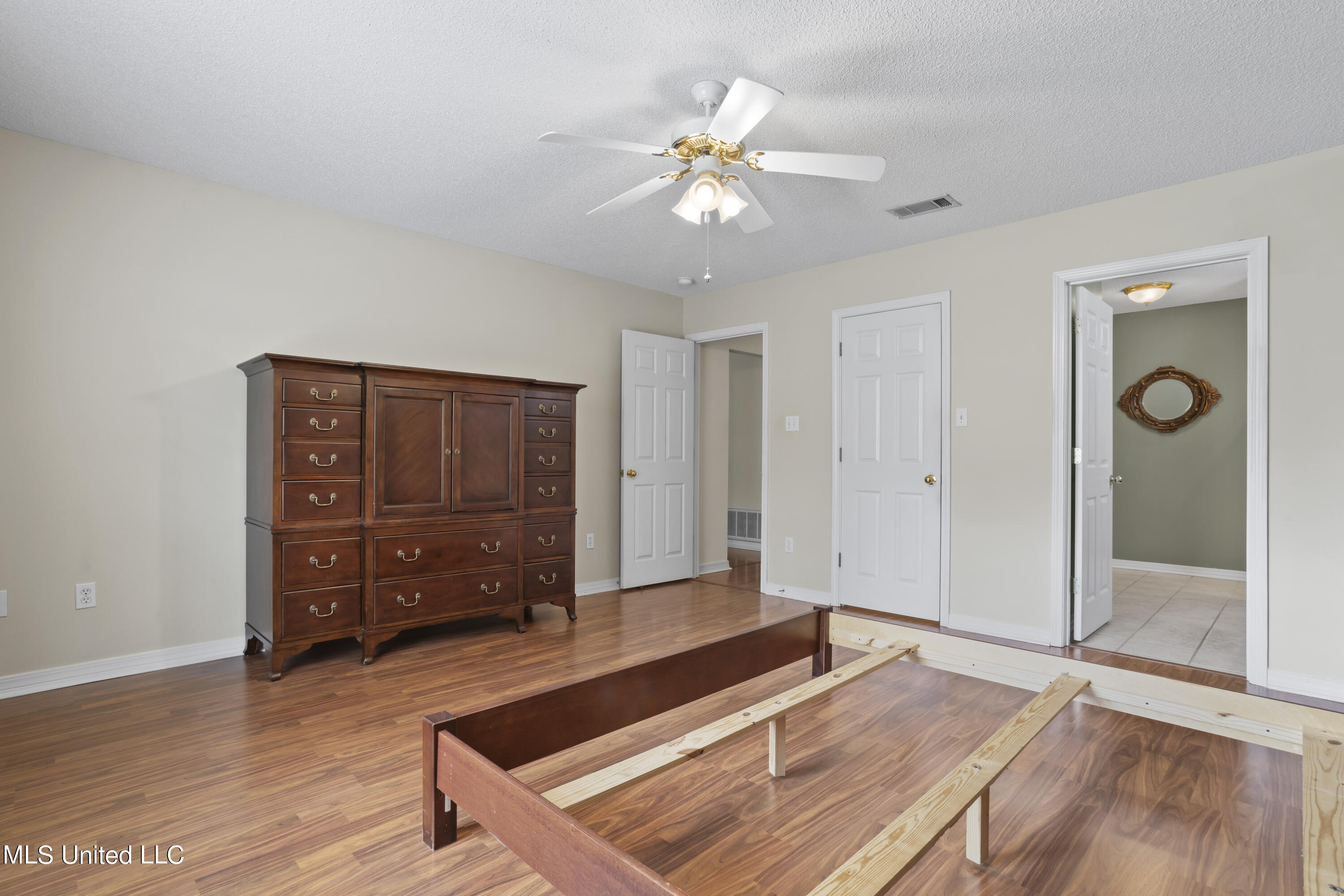 3122 Shadow Wood Drive