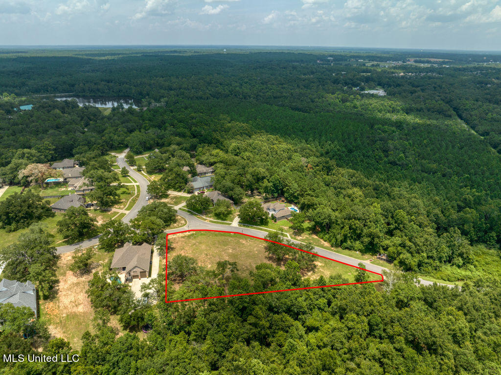 1-2 Magnolia Boulevard