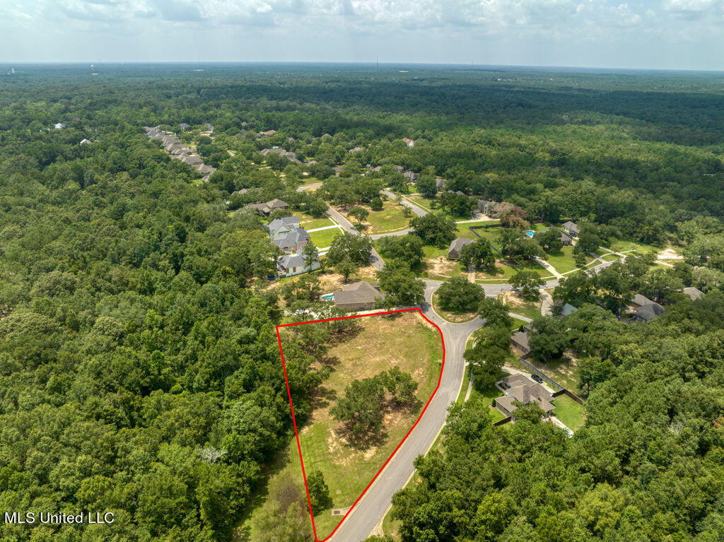 1-2 Magnolia Boulevard