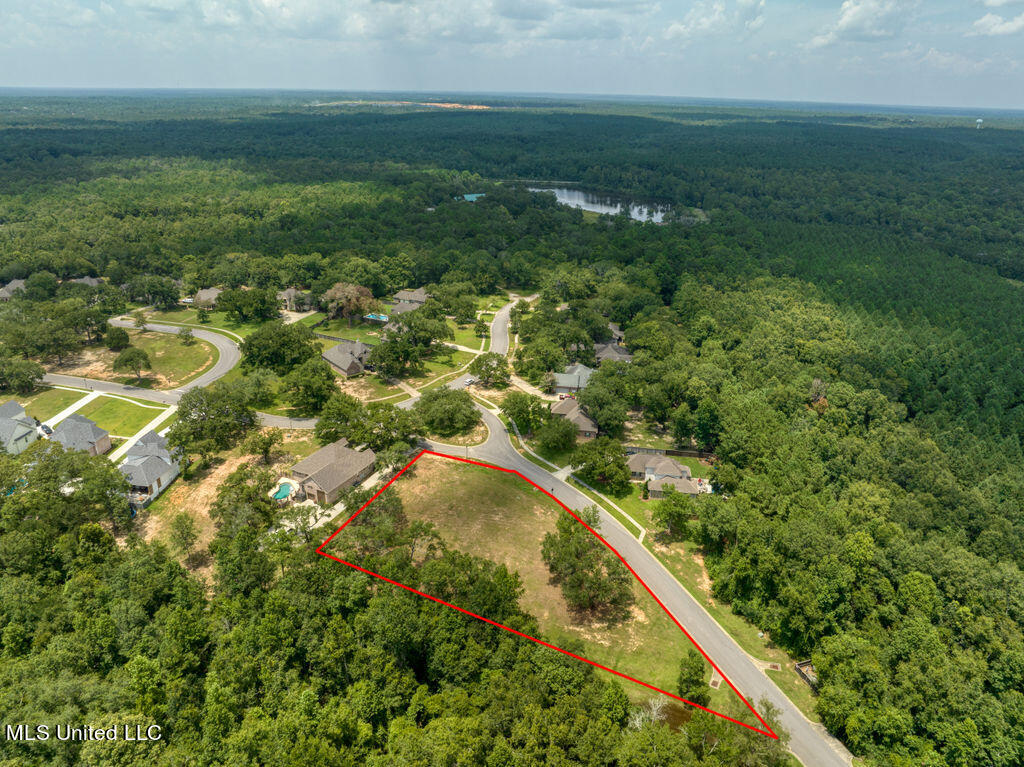 1-2 Magnolia Boulevard