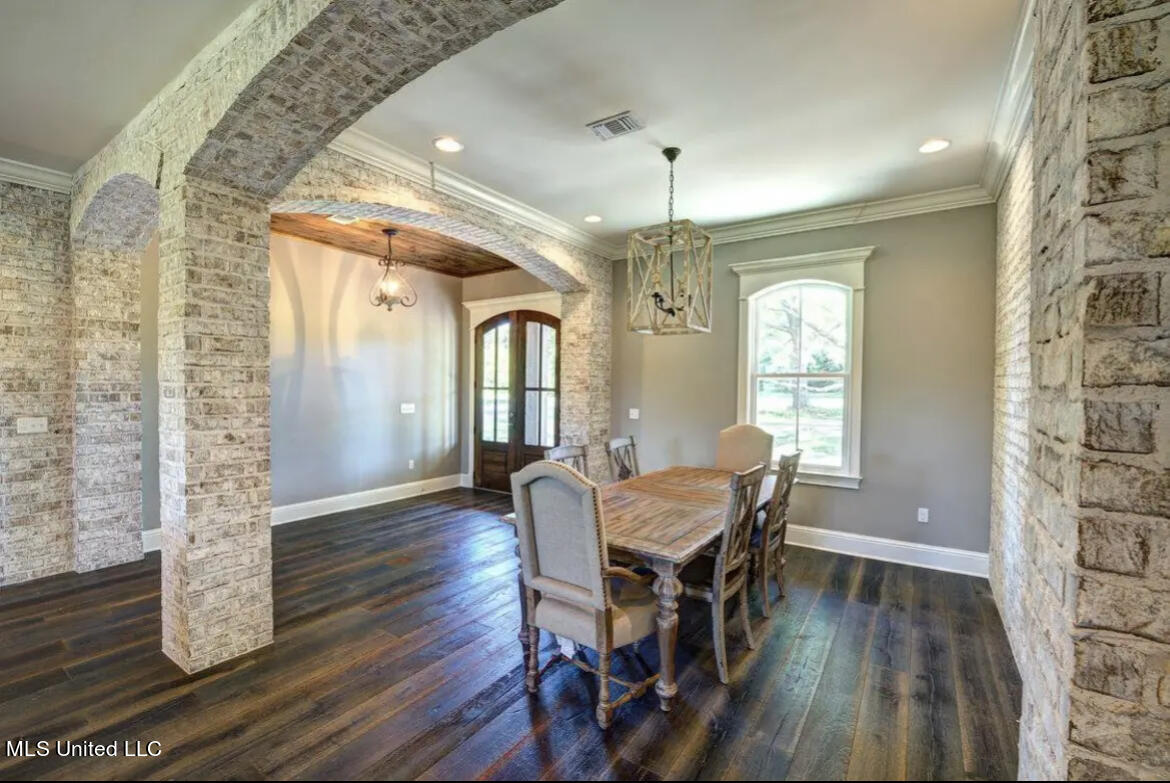 23111 Stablewood Circle