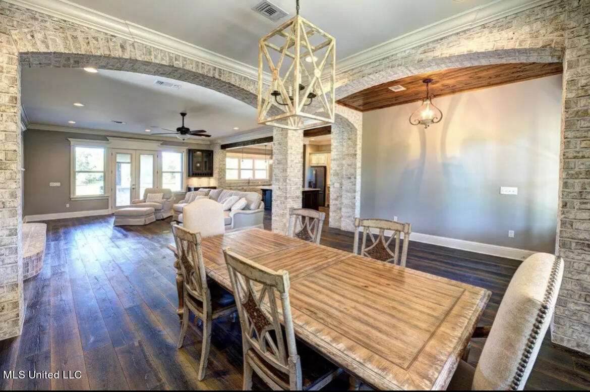 23111 Stablewood Circle