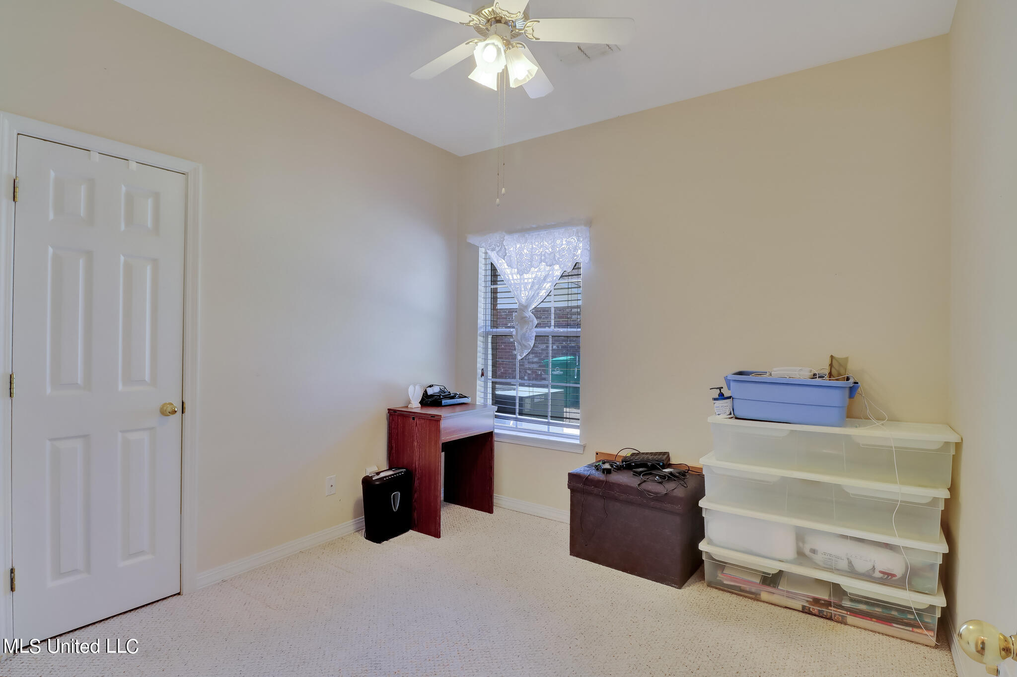 9821 Ana Hulu Street