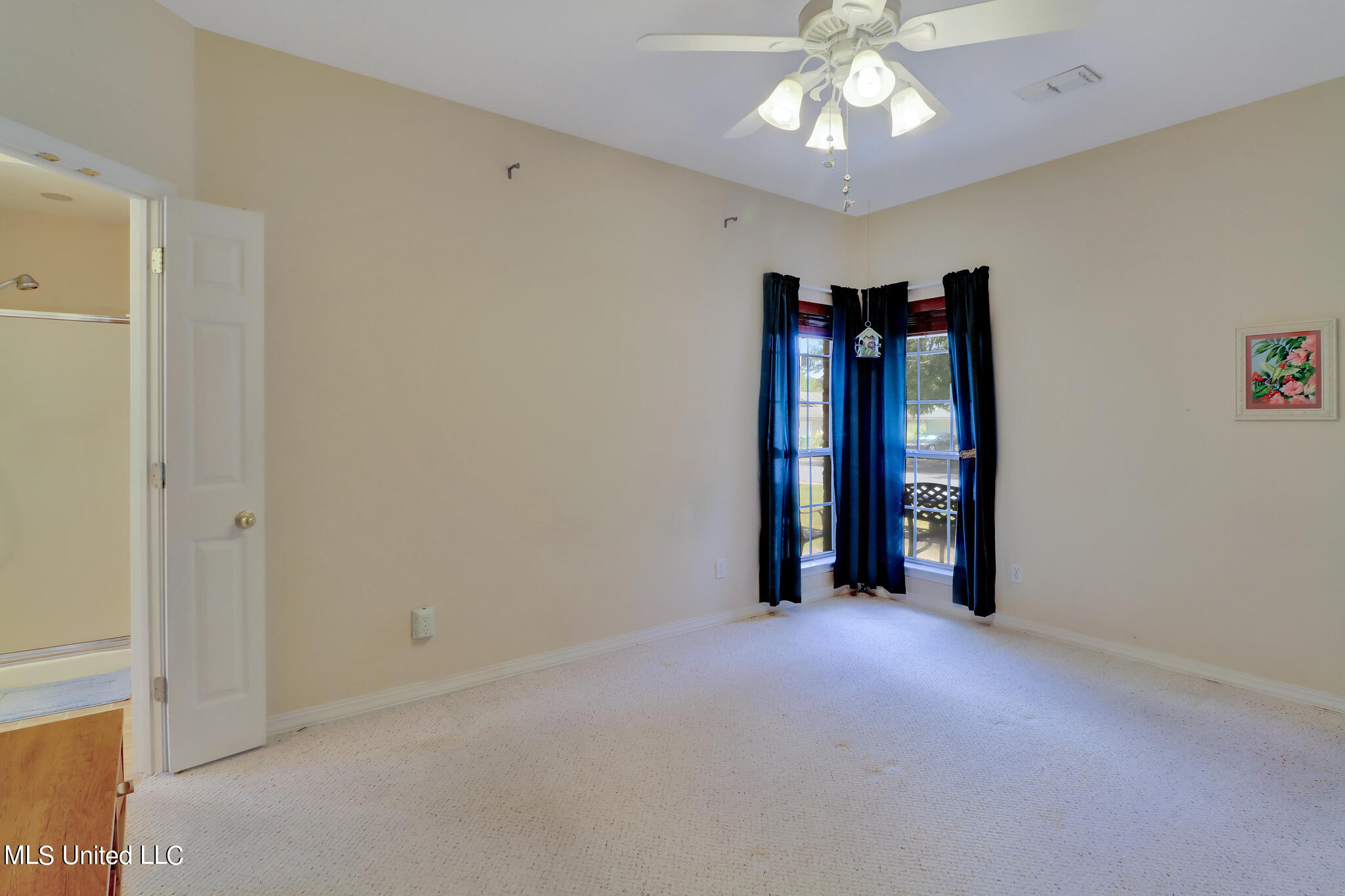 9821 Ana Hulu Street