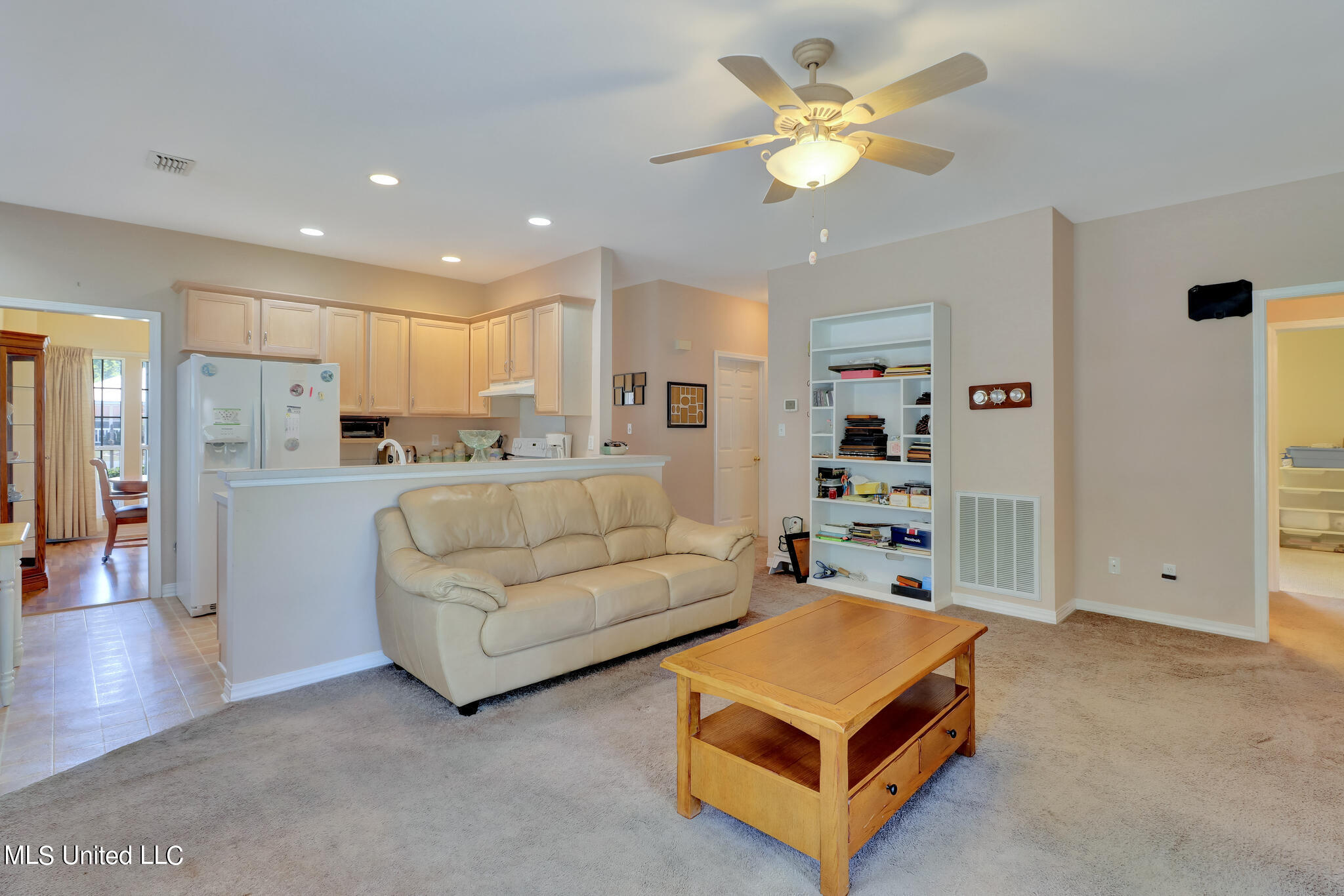 9821 Ana Hulu Street