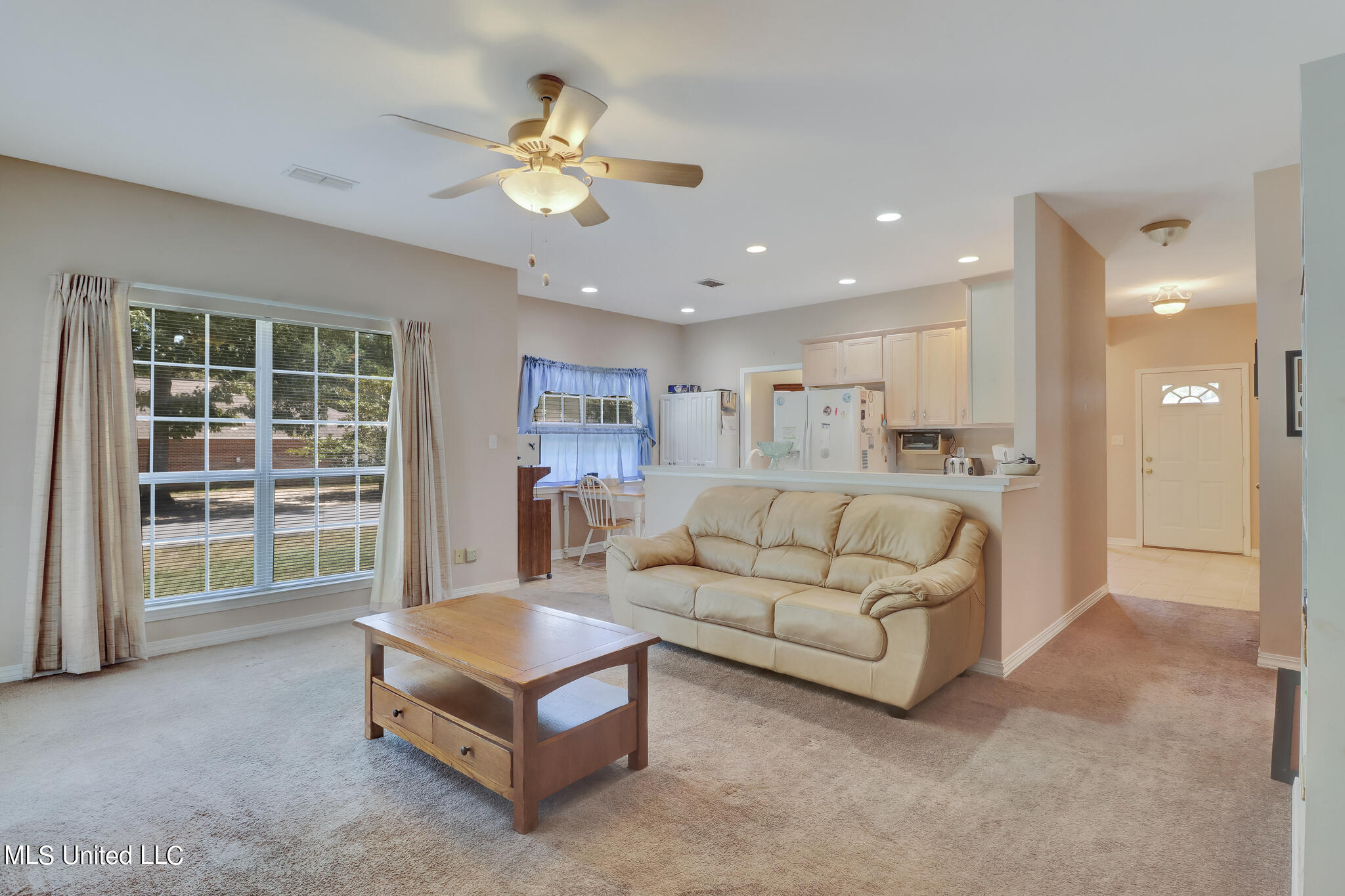 9821 Ana Hulu Street