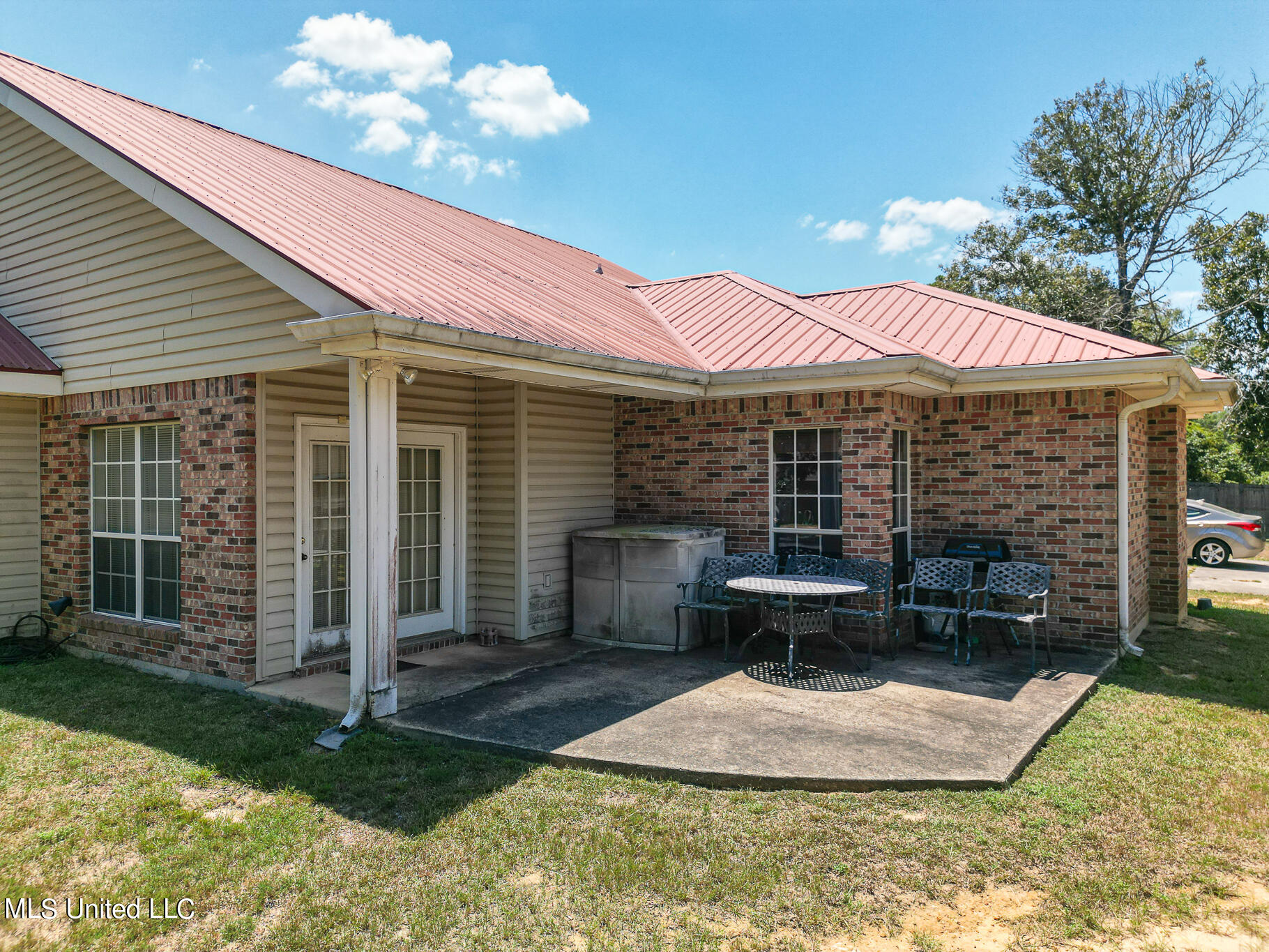 9821 Ana Hulu Street