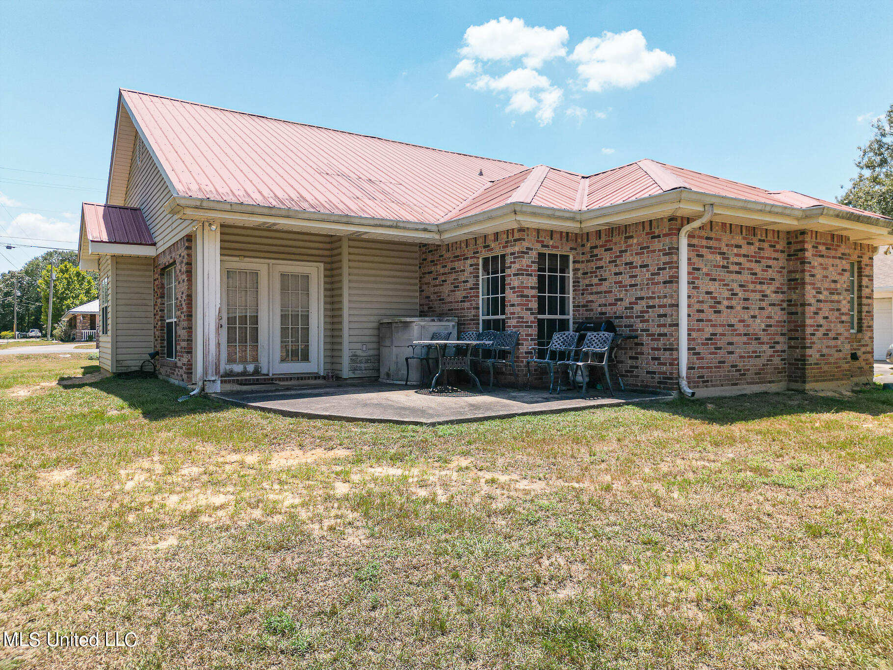 9821 Ana Hulu Street