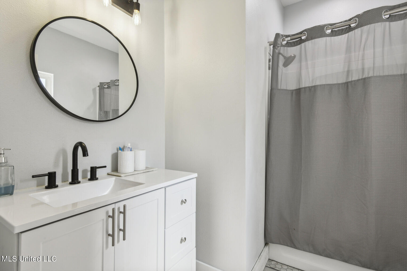 10013 Joe'S Bayou Road, 10015