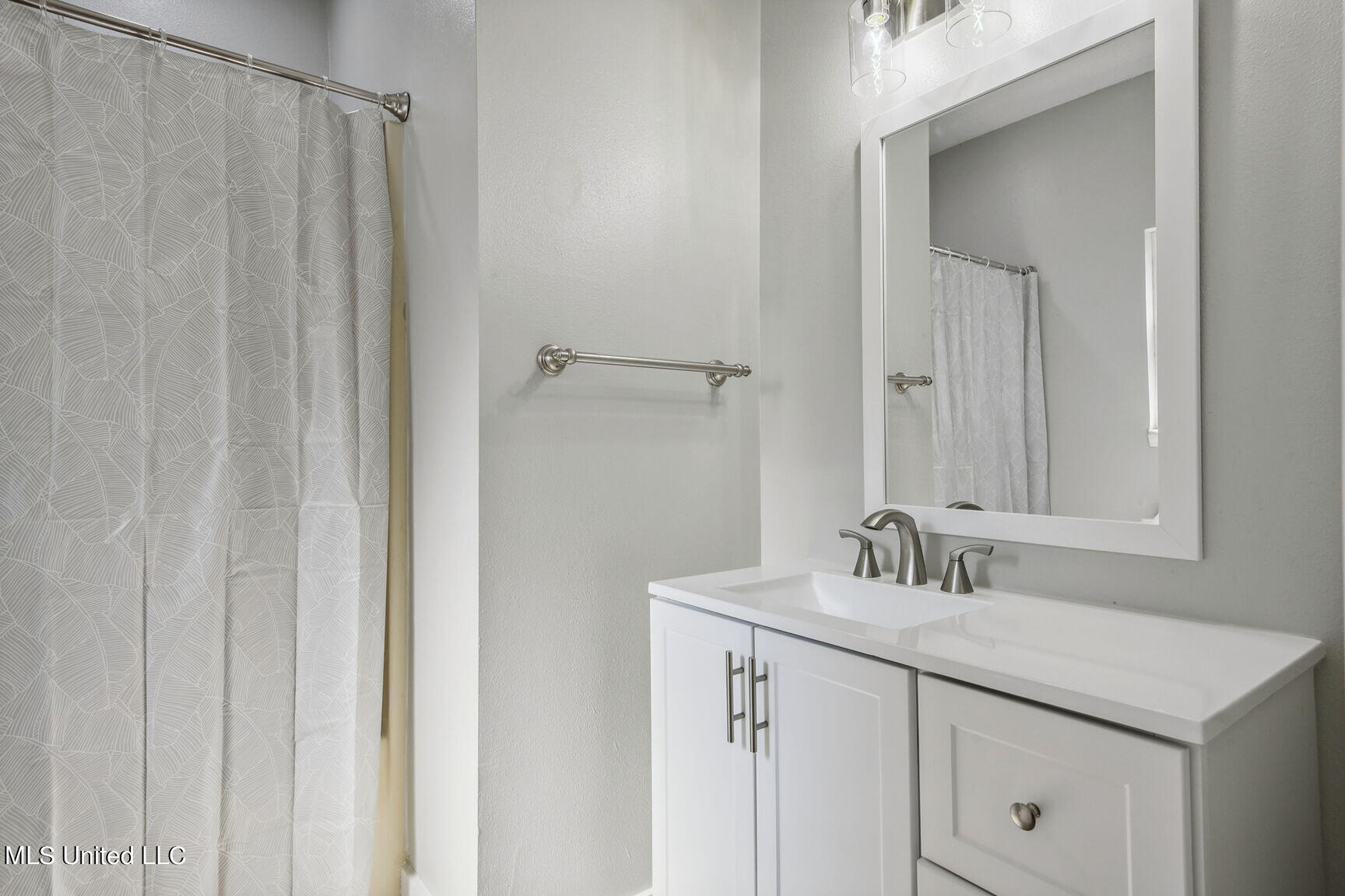 10013 Joe'S Bayou Road, 10015