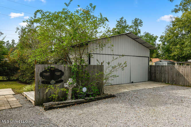 1815 Nicholson Avenue