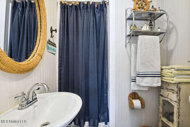 1815 Nicholson Avenue