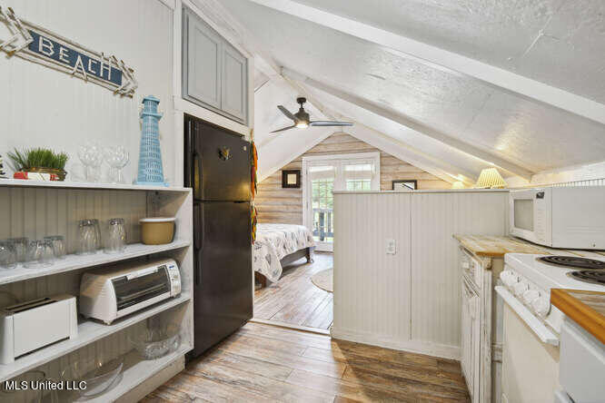 1815 Nicholson Avenue