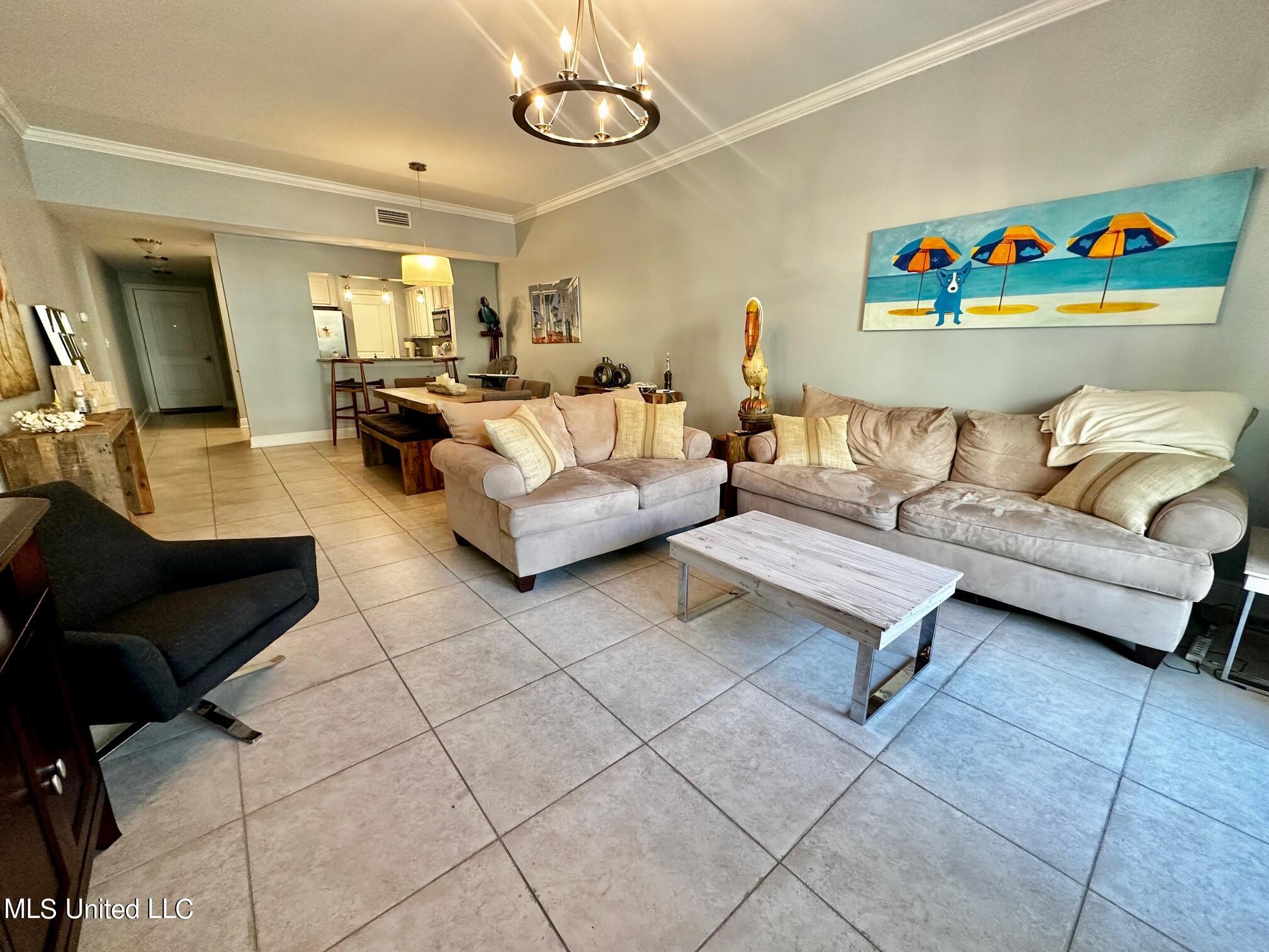 900 Village Lane, 513