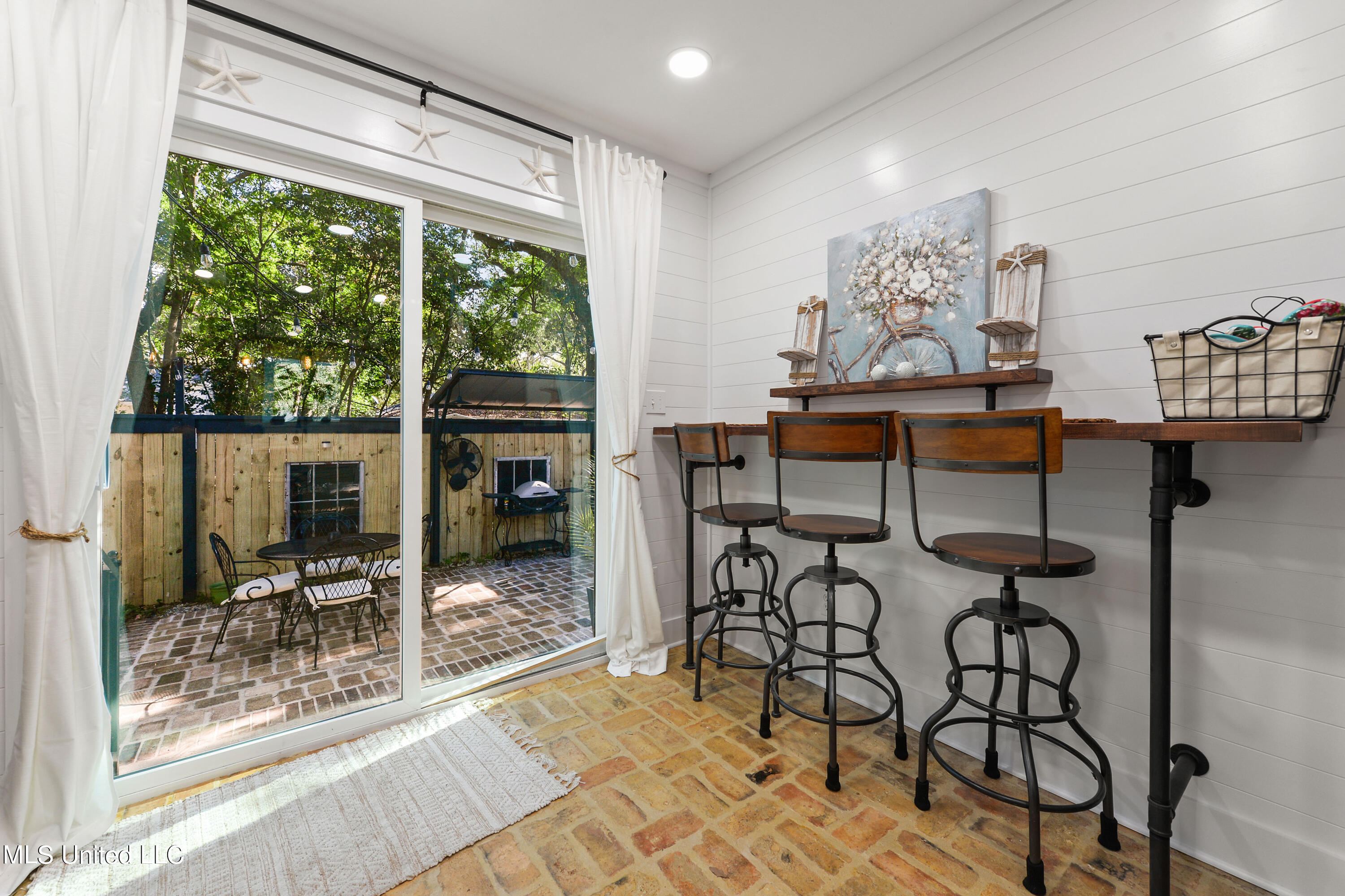 180 Jefferson Davis Avenue