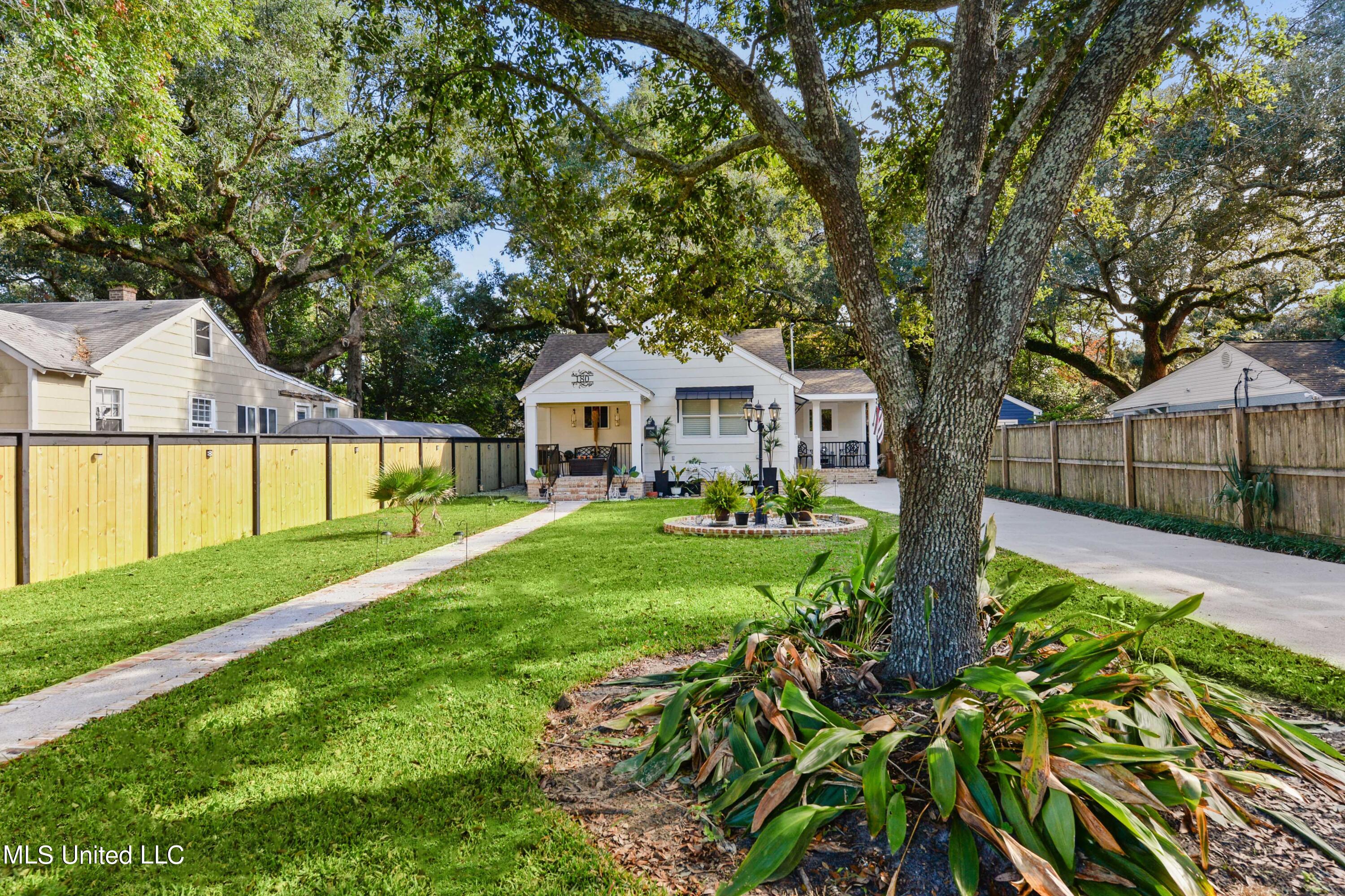 180 Jefferson Davis Avenue