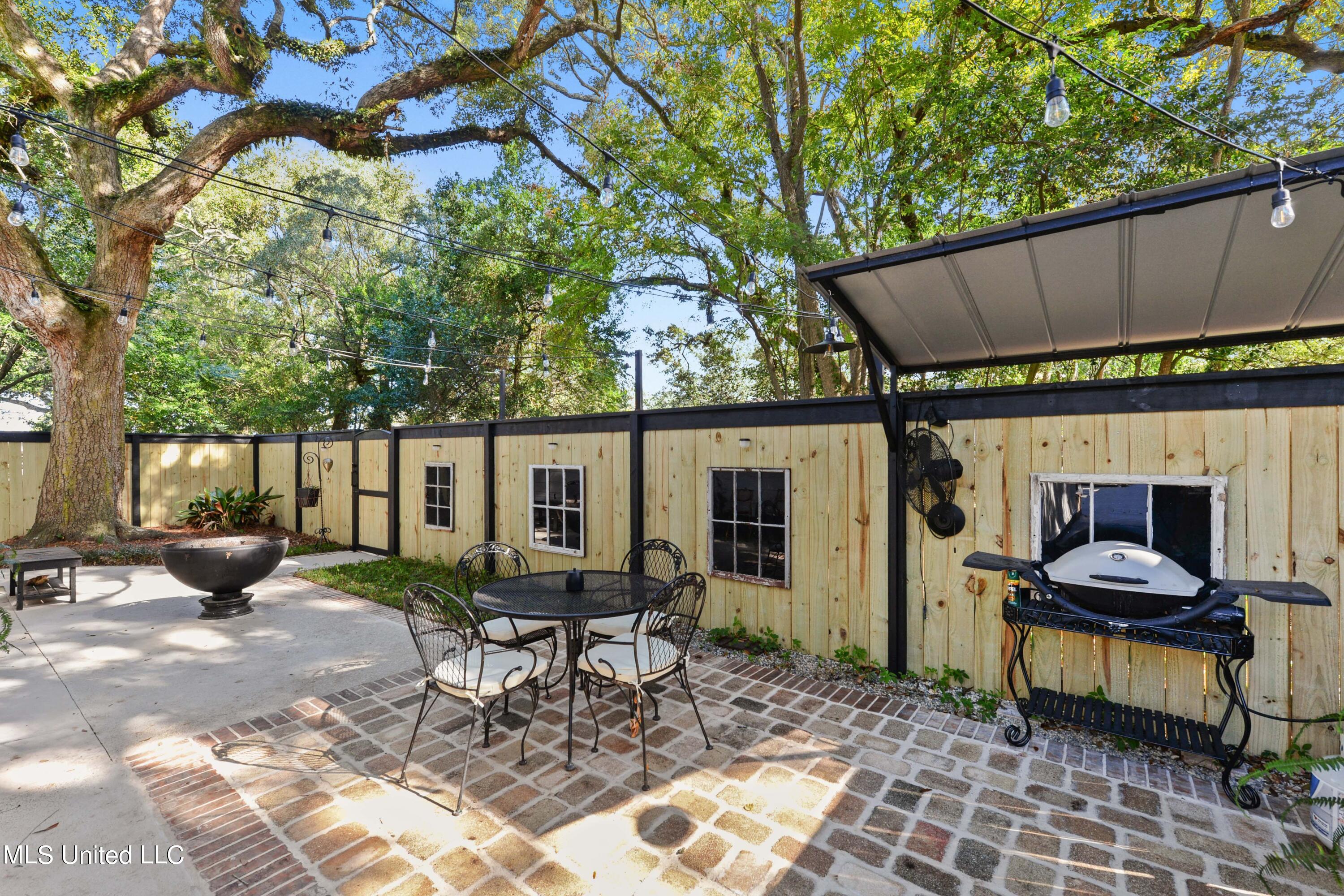 180 Jefferson Davis Avenue