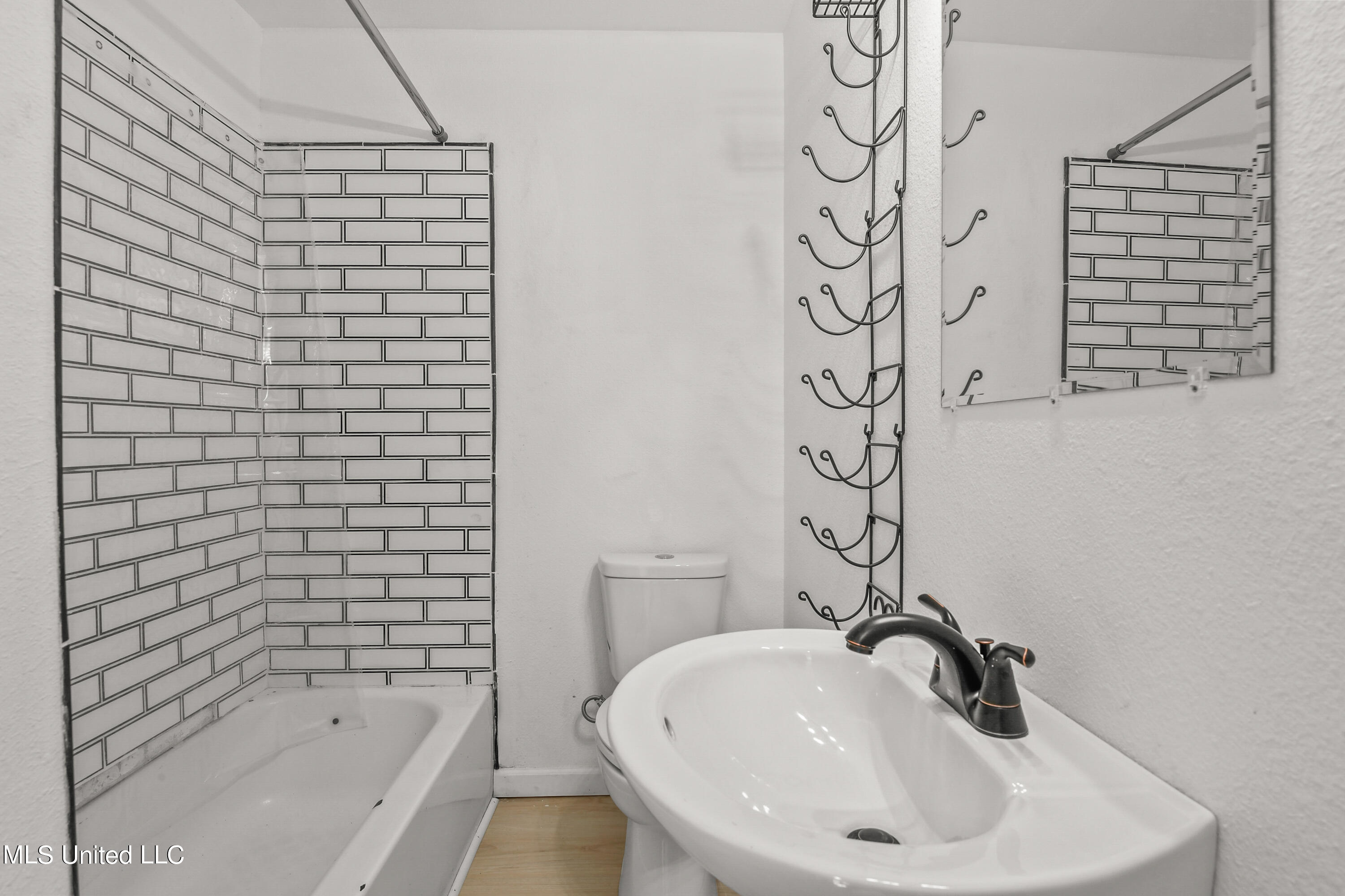 1902 Nicholson Avenue