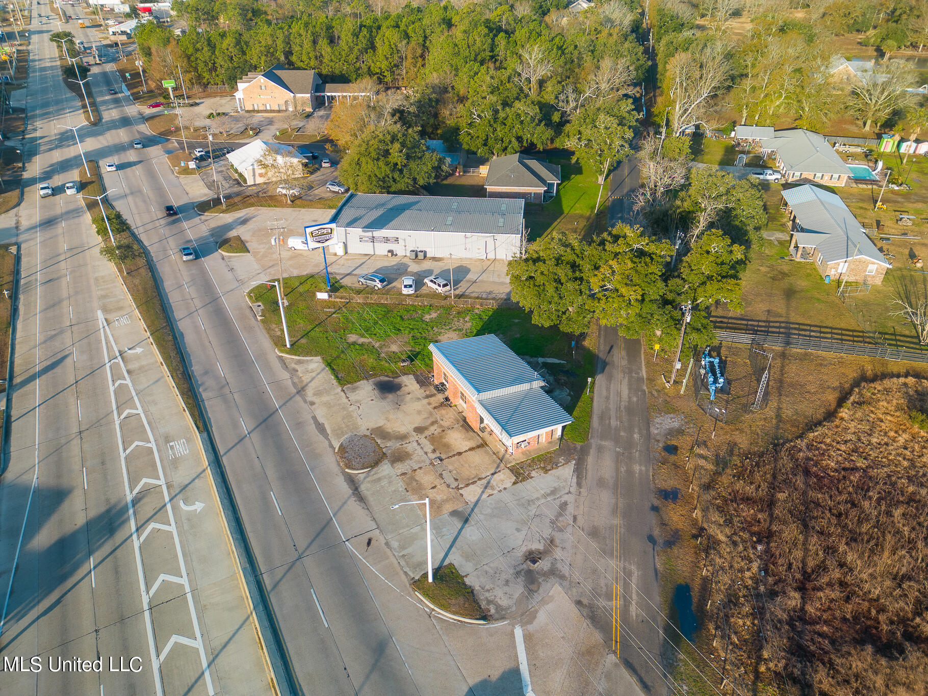 1101 Hwy 90