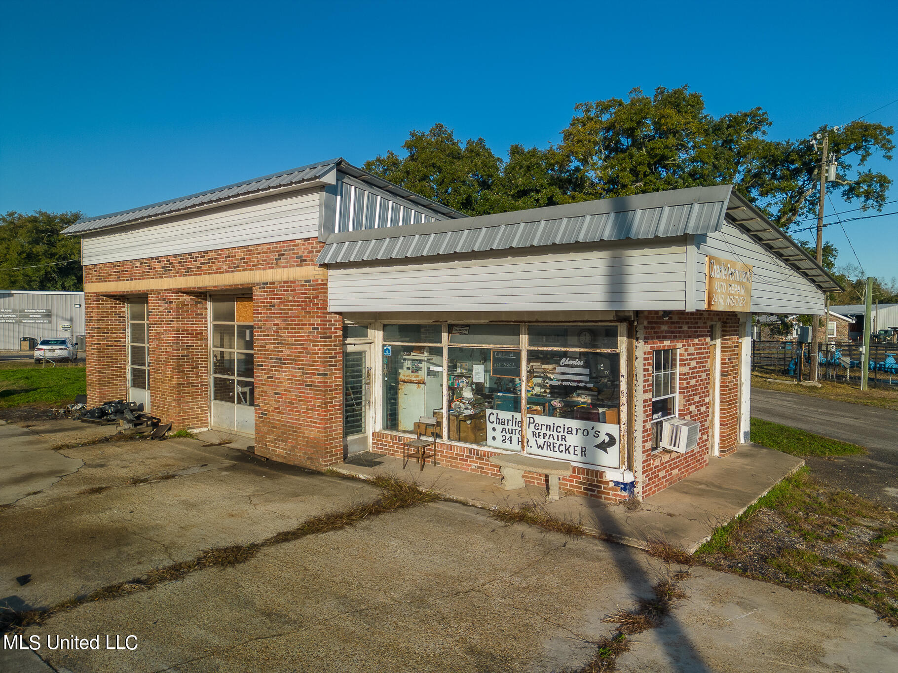 1101 Hwy 90
