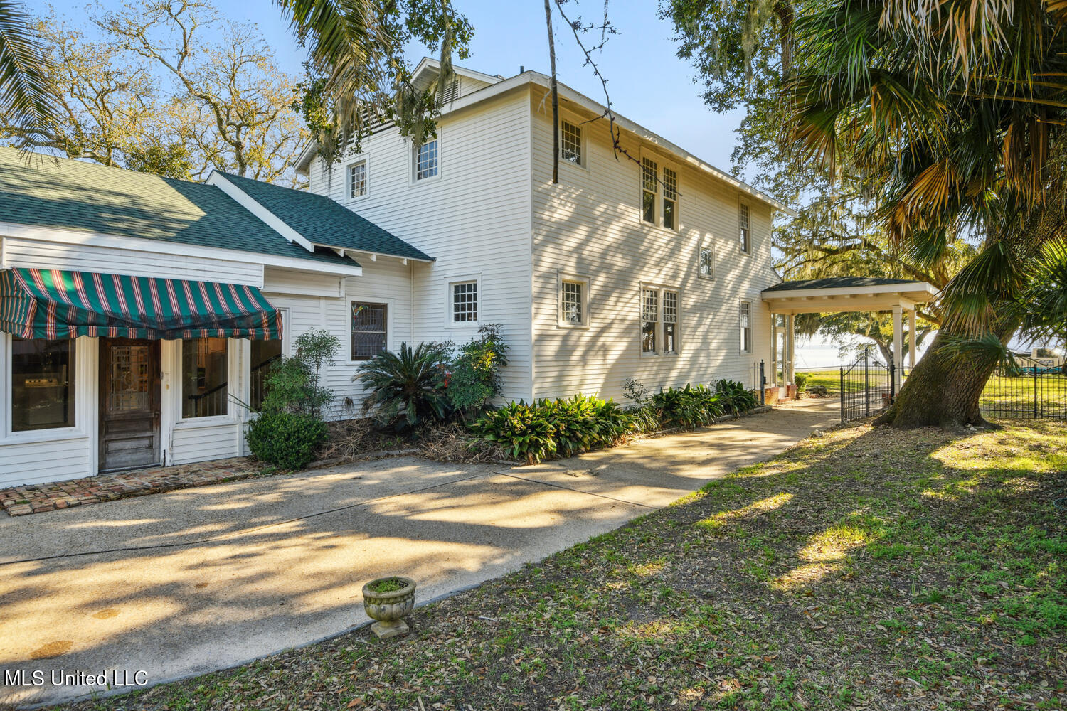 604 N Beach Boulevard