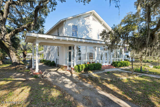 604 N Beach Boulevard