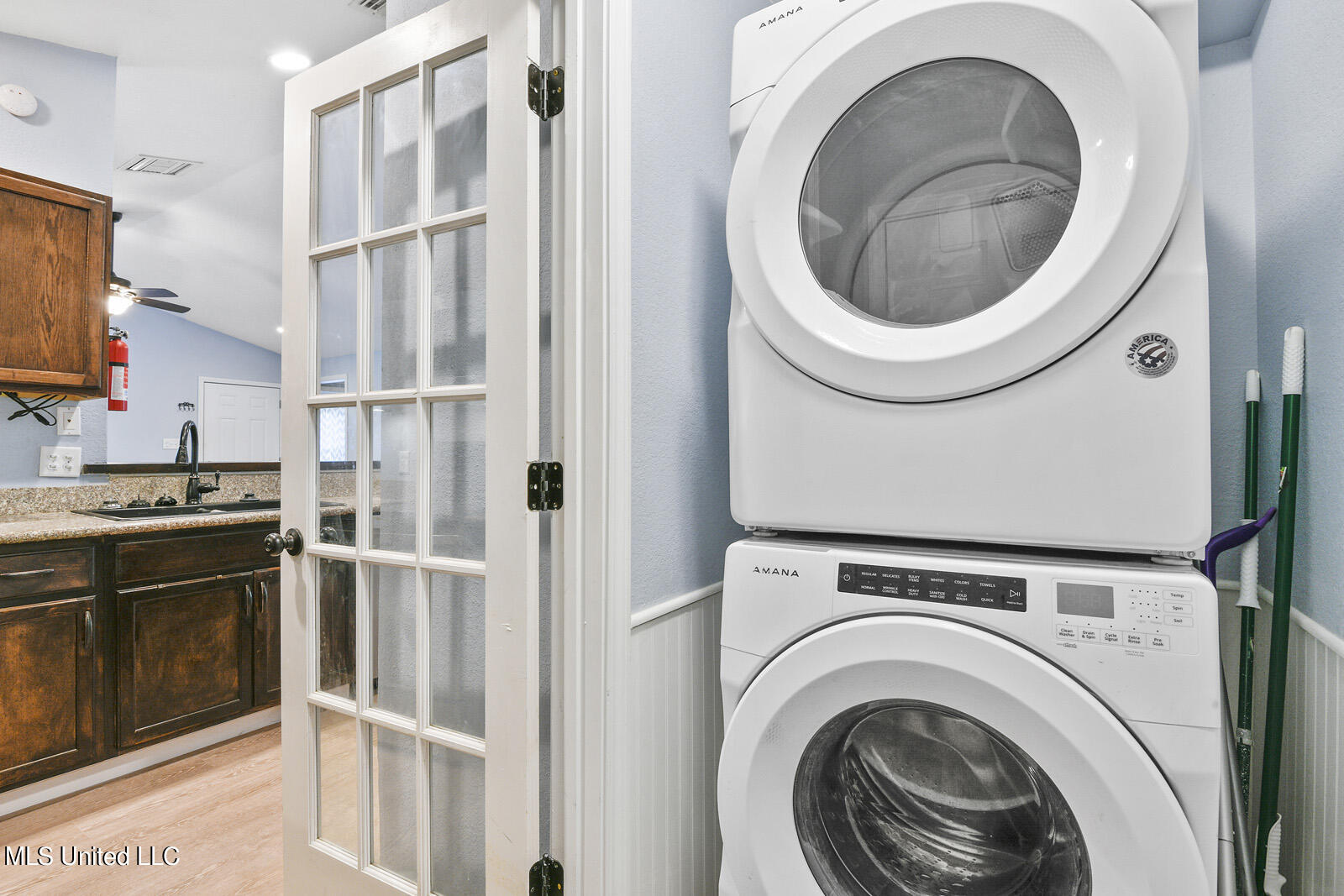 6116 E Marion Street